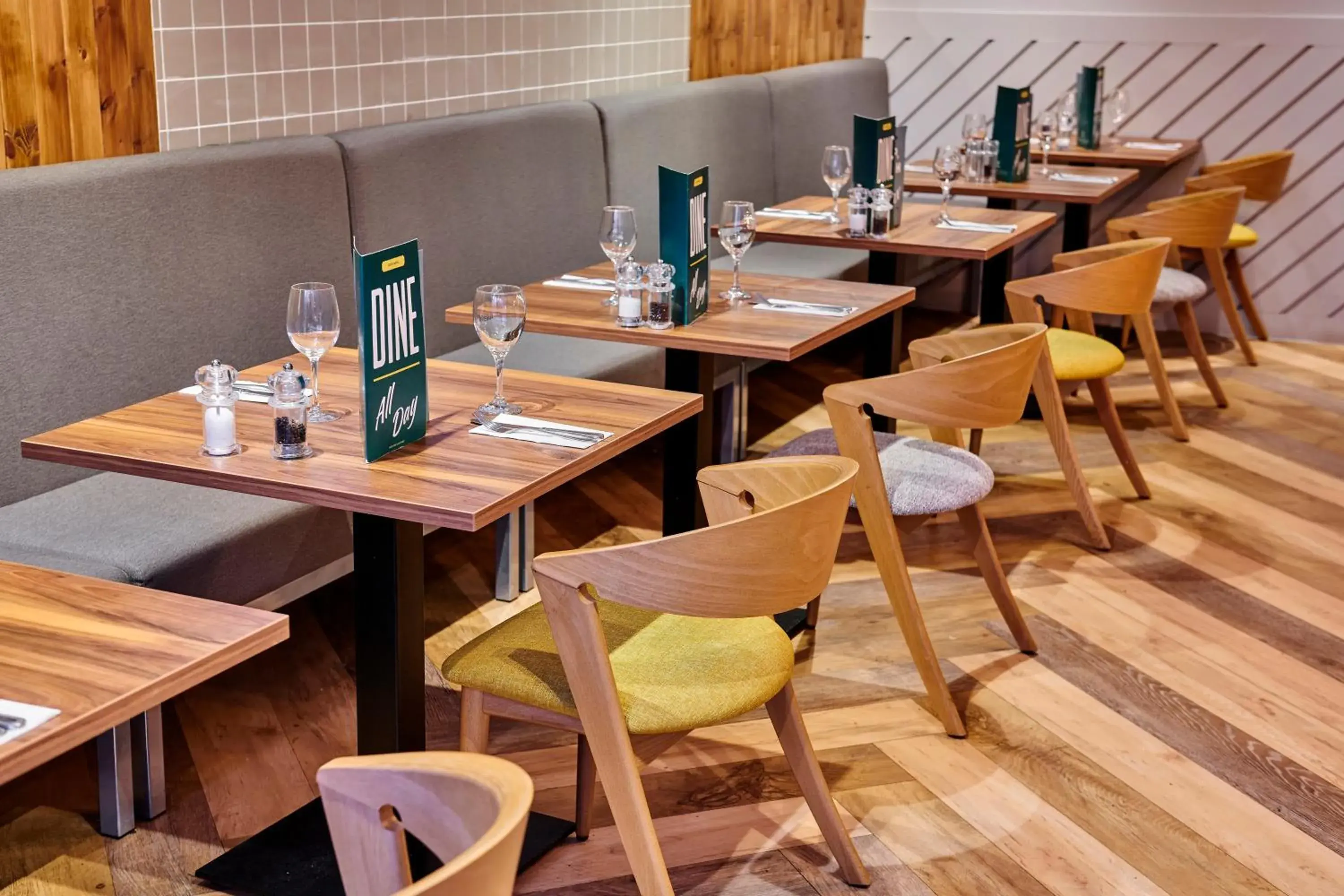 Restaurant/places to eat in Holiday Inn Taunton M5, Jct25 by IHG Restaurant/places to eat in Holiday Inn Taunton M5, Jct25 by IHG