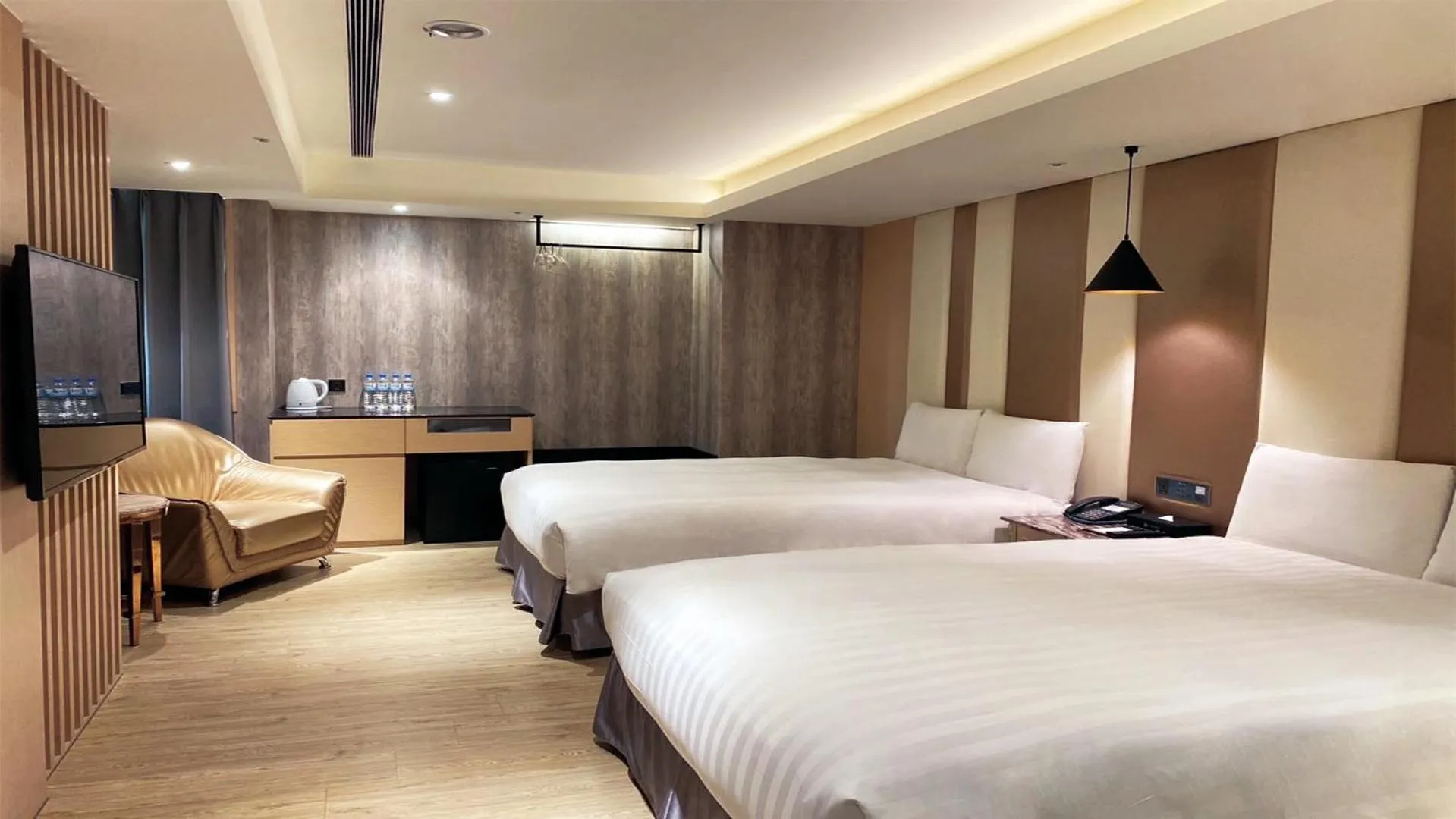 Photo of the whole room, Bed in Sun Hao Hotel Taichung