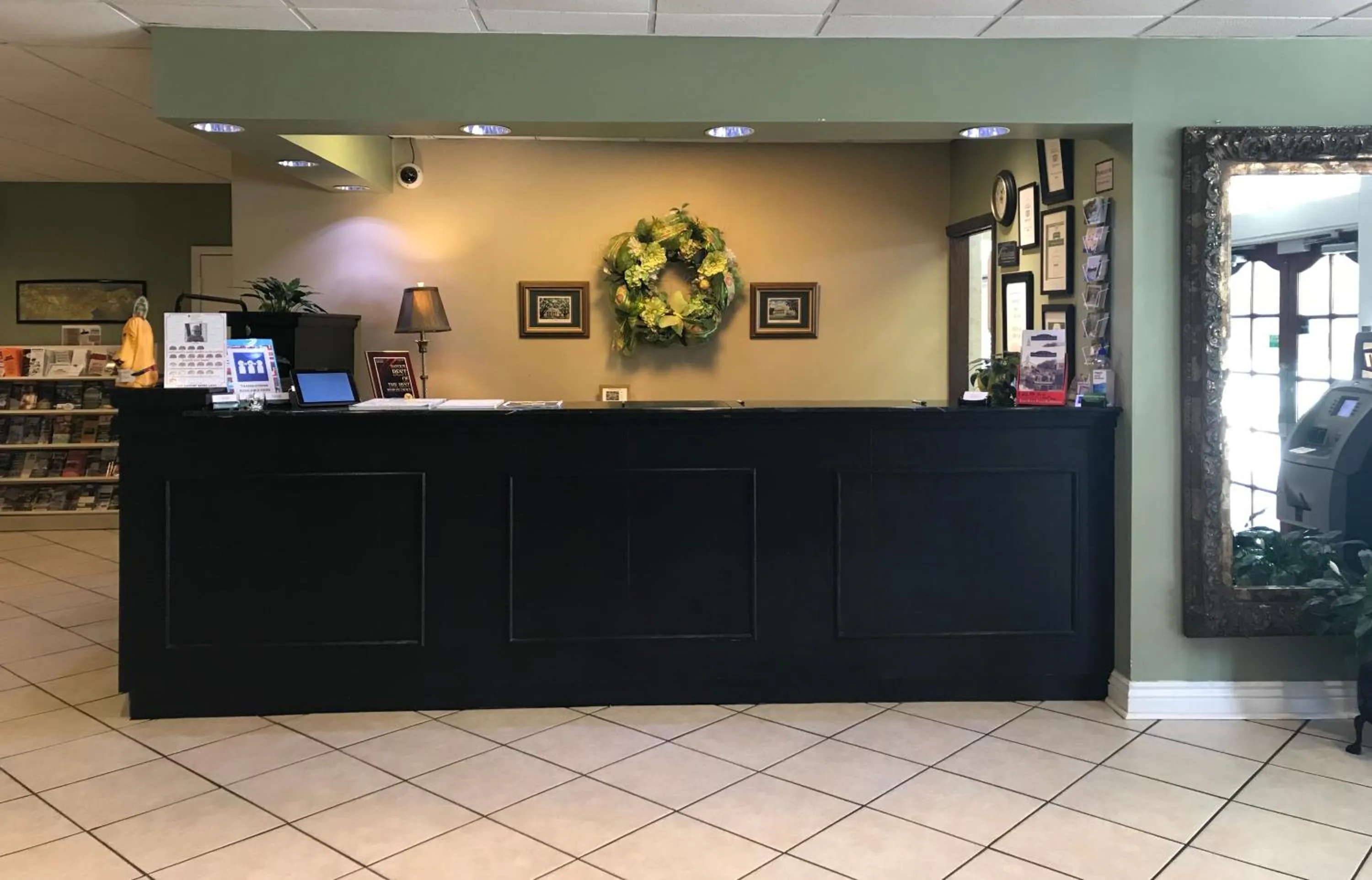 Lobby or reception in Carmel Inn and Suites Thibodaux