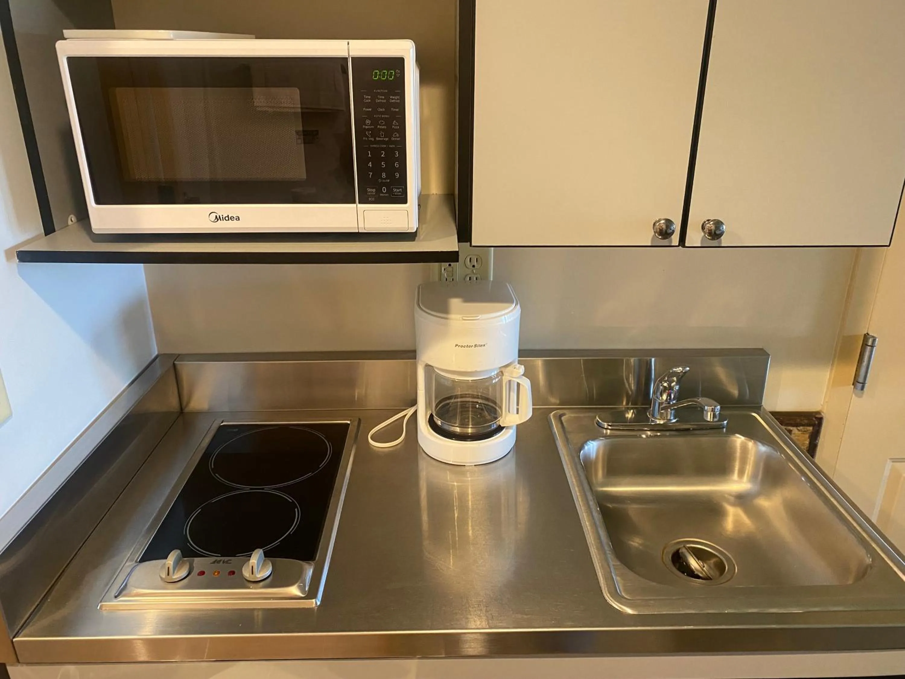 Kitchen or kitchenette in August Lodge Cooperstown