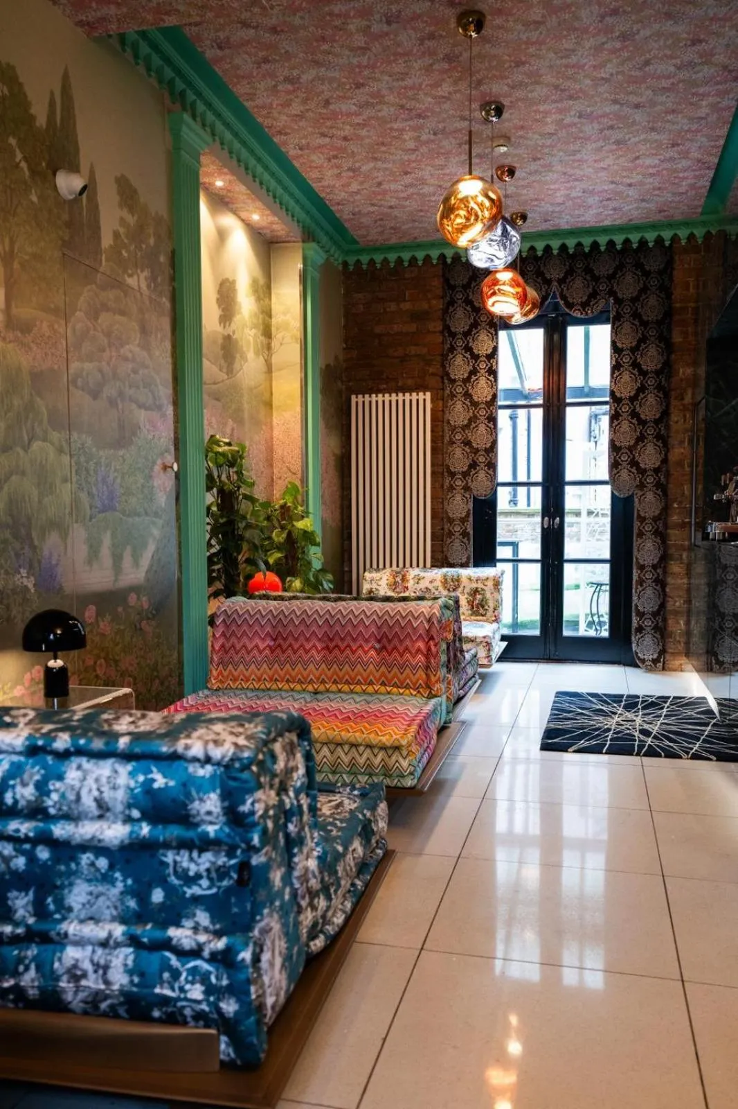 Living room in The Melville Hotel by Rokxy- Kings Cross