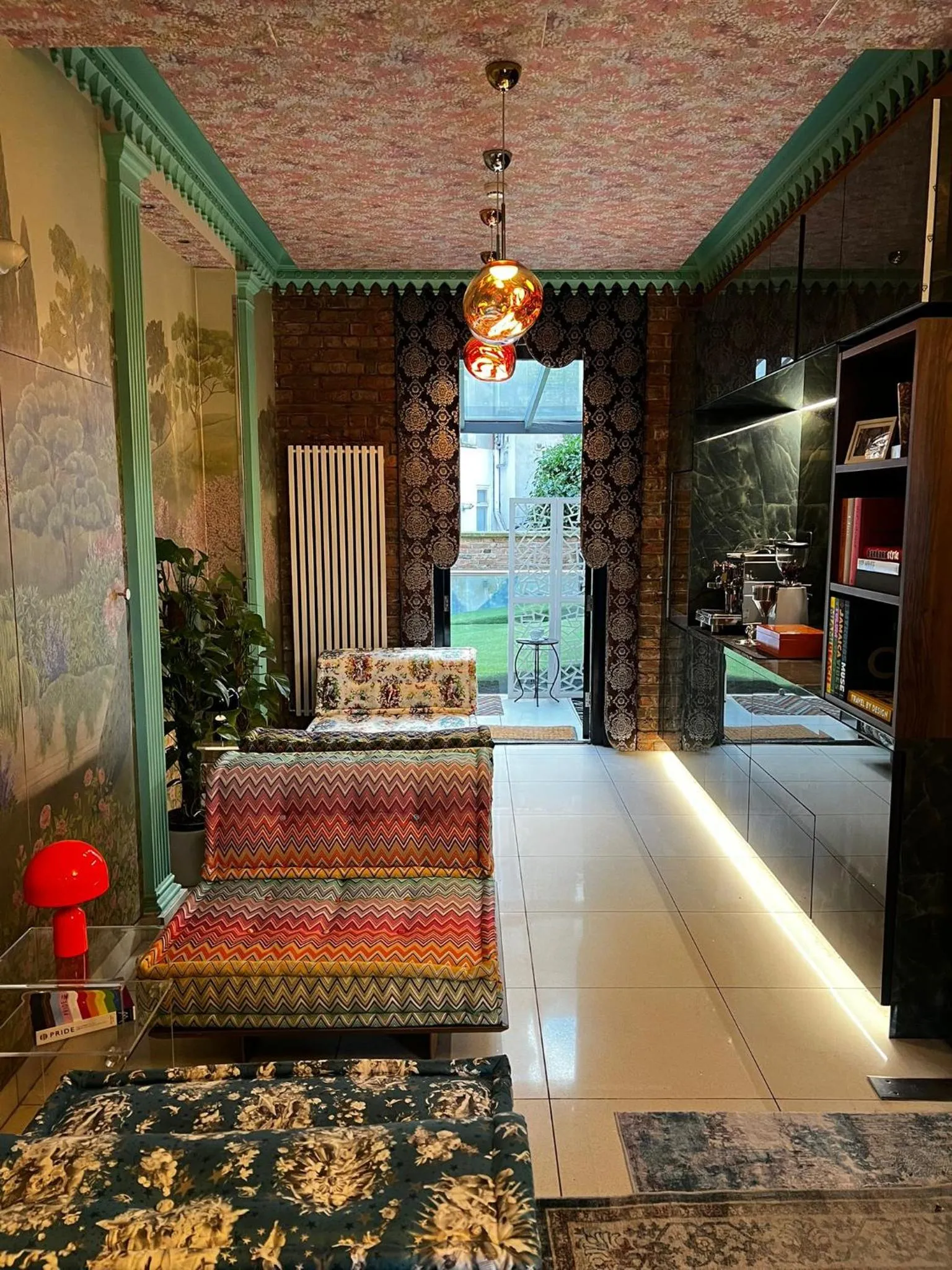 Living room in The Melville Hotel by Rokxy- Kings Cross