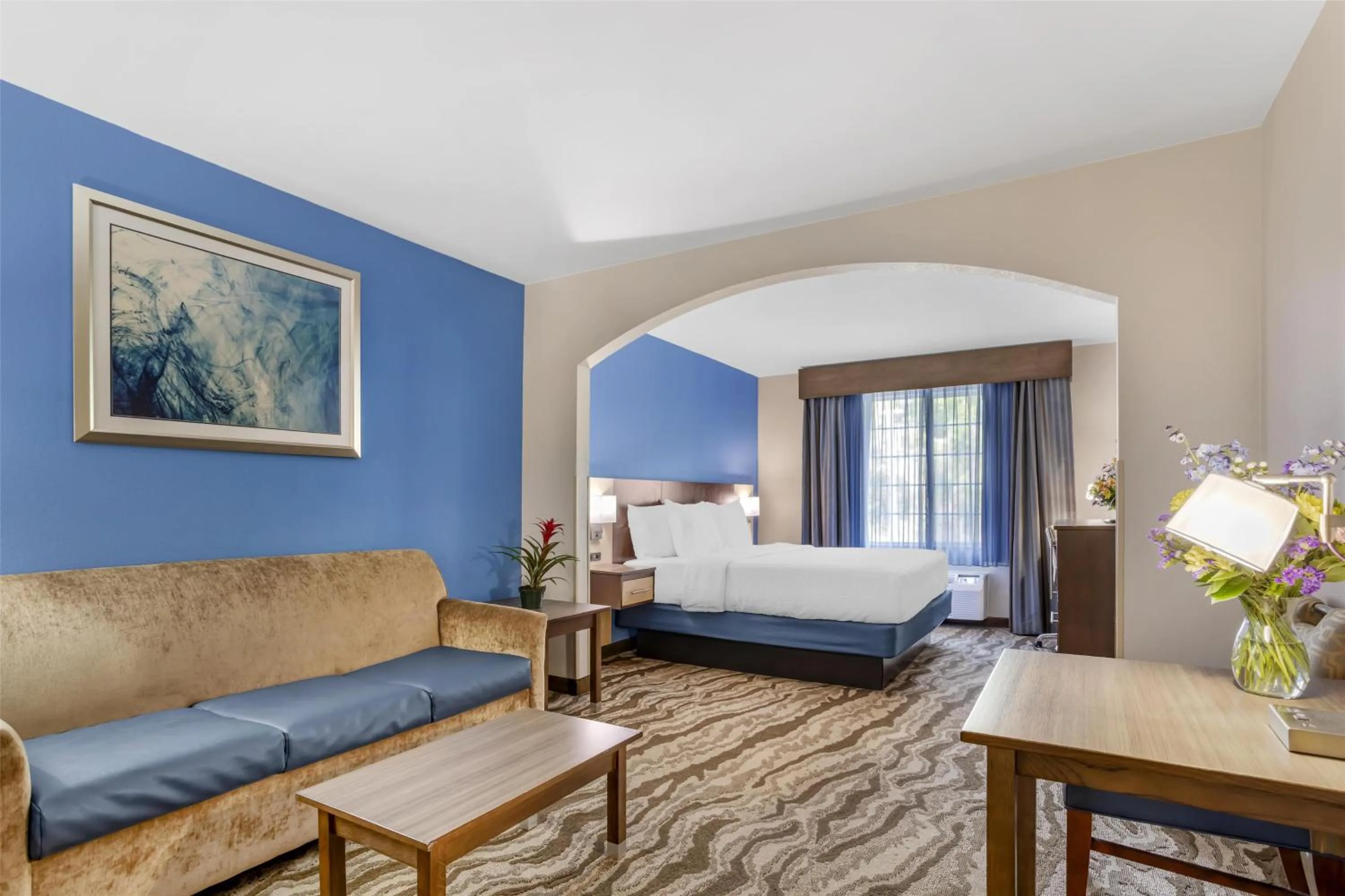 Bedroom, Bed in Best Western Plus River Escape Sylva / Dillsboro