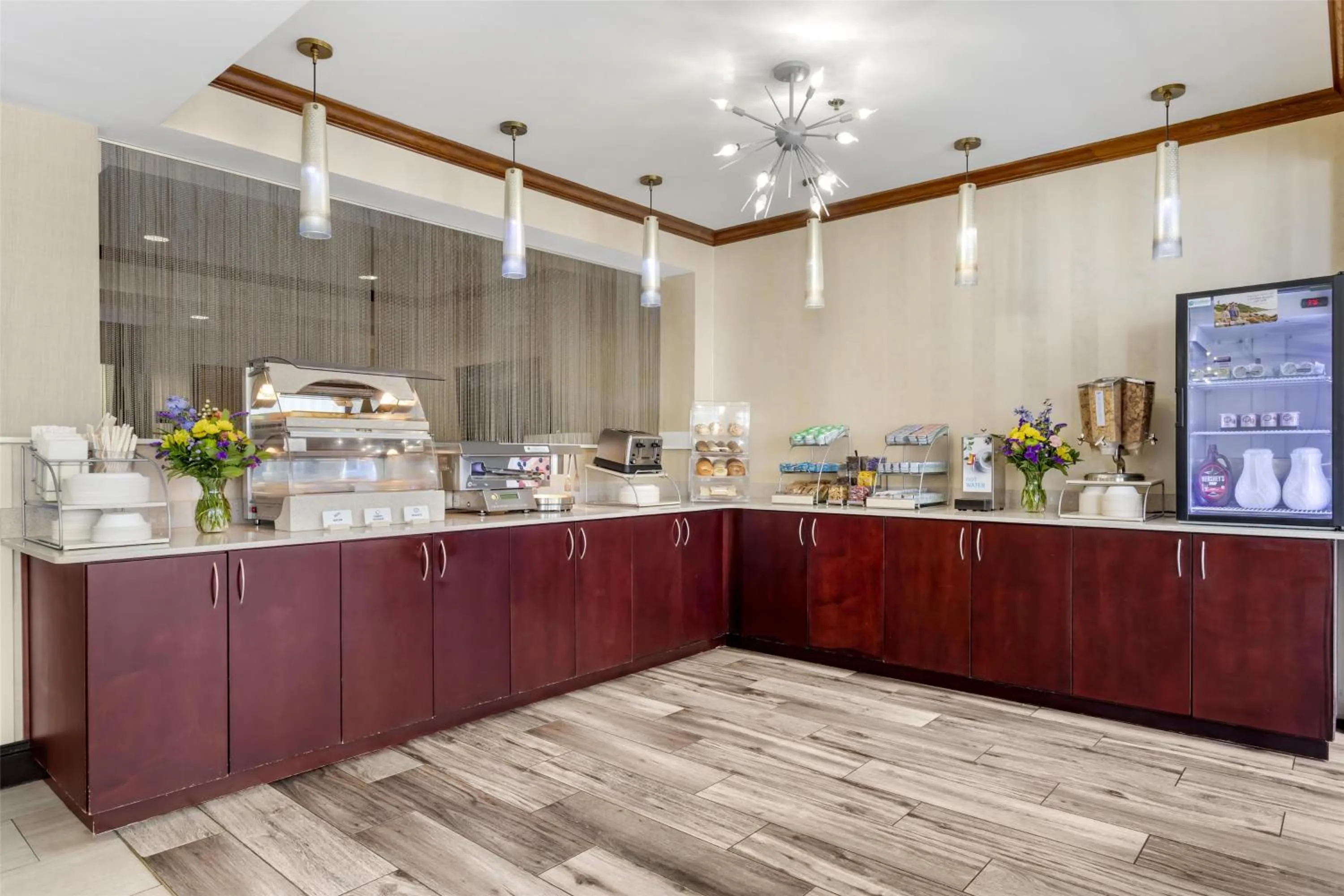 Breakfast in Best Western Plus River Escape Sylva / Dillsboro