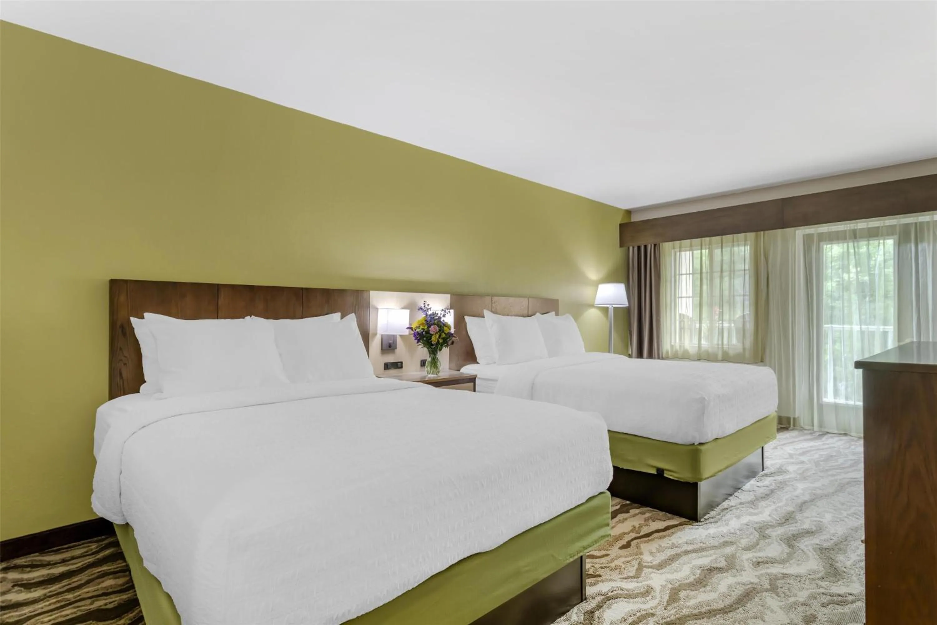 Bedroom, Bed in Best Western Plus River Escape Sylva / Dillsboro