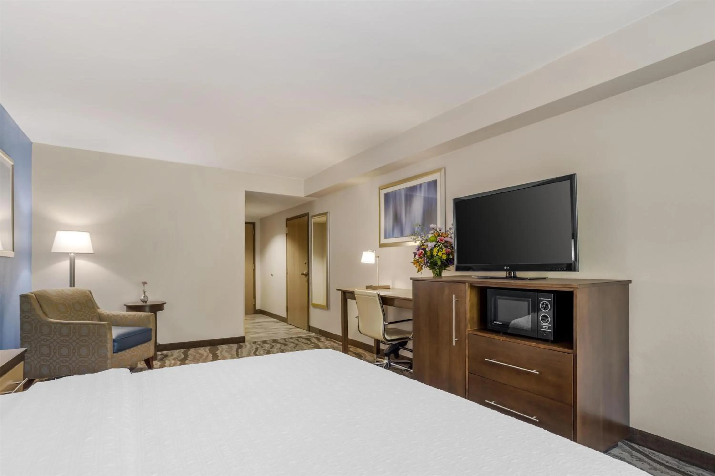 Bedroom, Bed in Best Western Plus River Escape Sylva / Dillsboro