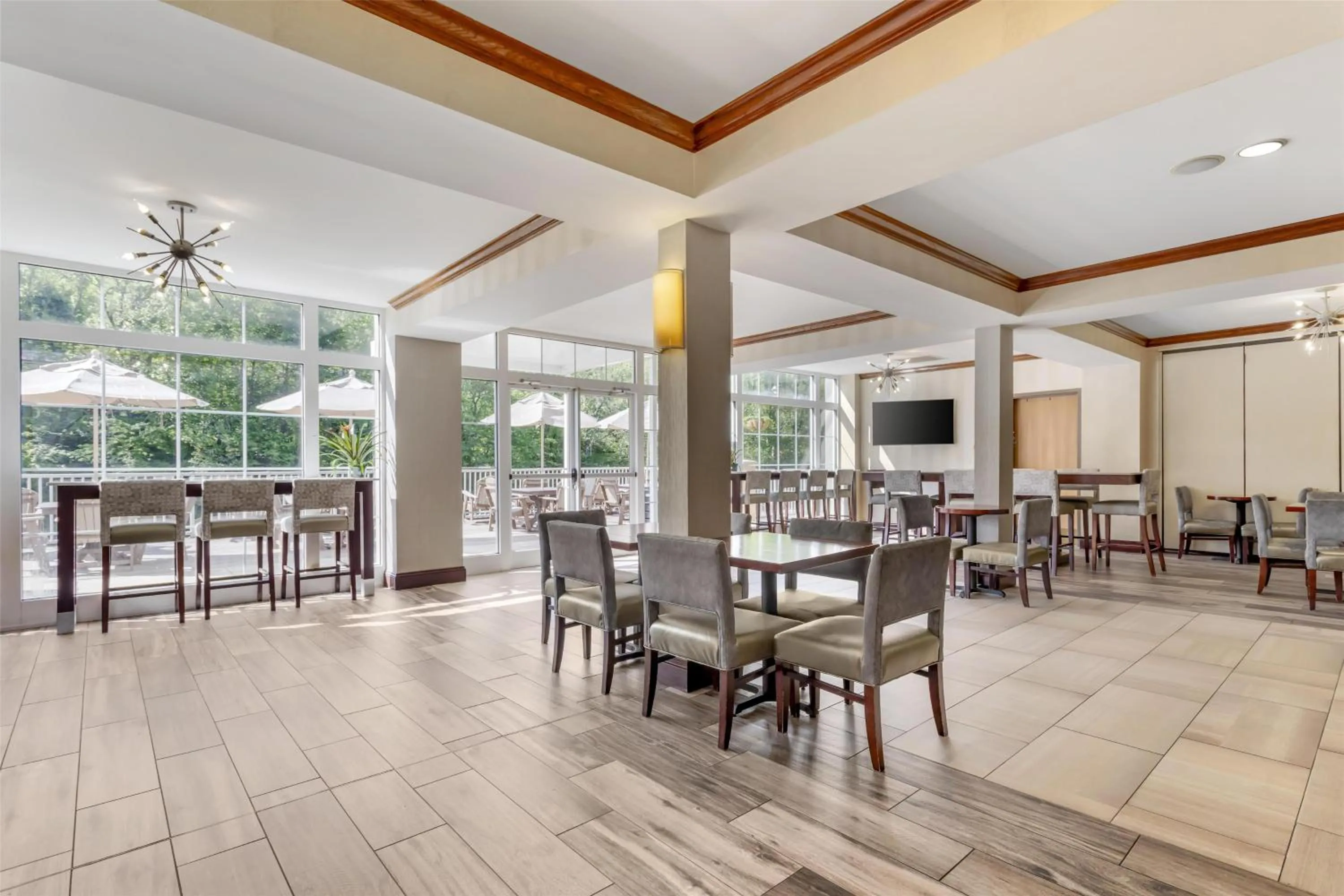 Breakfast in Best Western Plus River Escape Sylva / Dillsboro