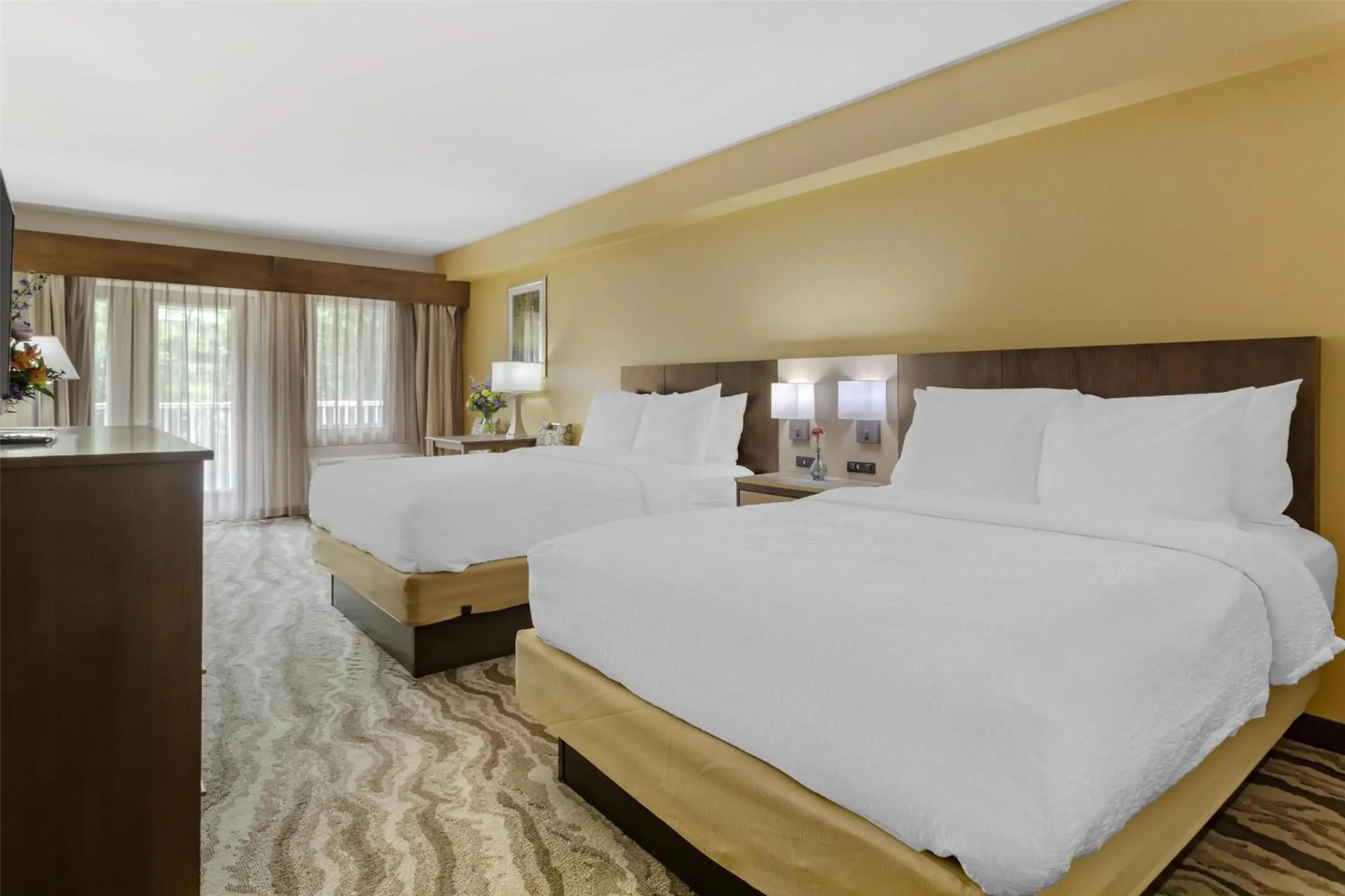 Bedroom, Bed in Best Western Plus River Escape Sylva / Dillsboro Bedroom, Bed in Best Western Plus River Escape Sylva / Dillsboro