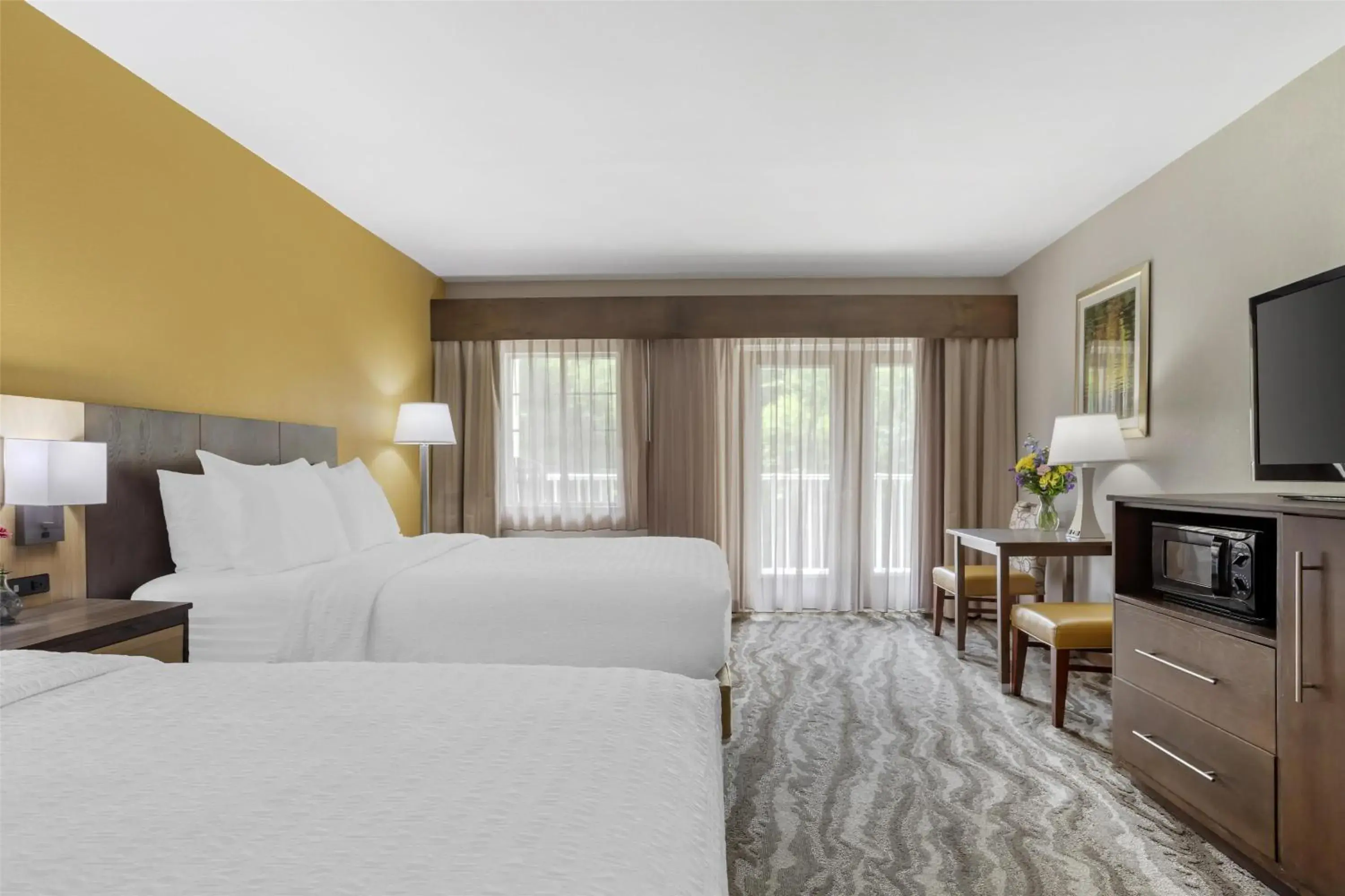 Bedroom, Bed in Best Western Plus River Escape Sylva / Dillsboro Bedroom, Bed in Best Western Plus River Escape Sylva / Dillsboro