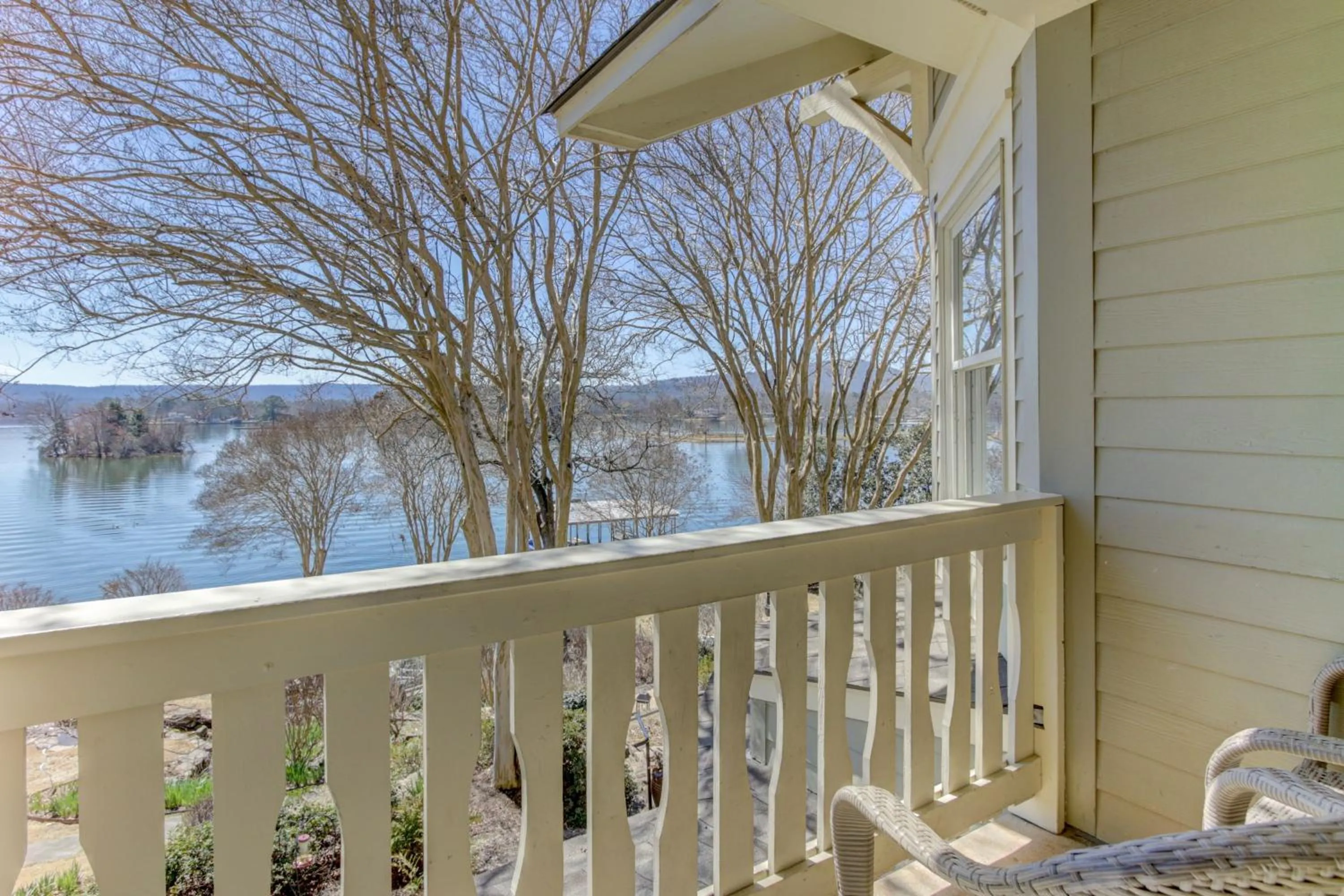 Lookout Point Lakeside Inn