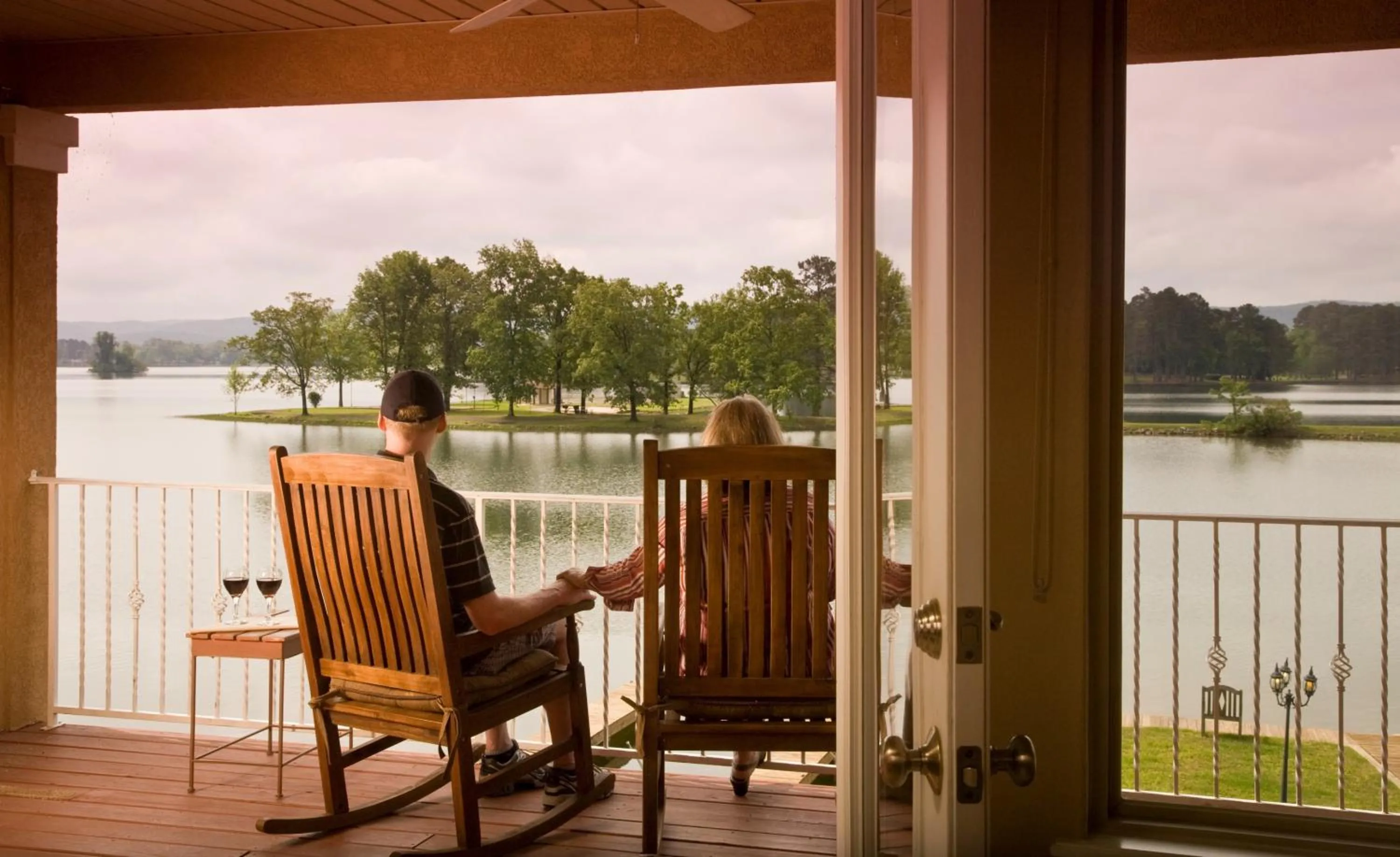 Balcony/Terrace in Lookout Point Lakeside Inn