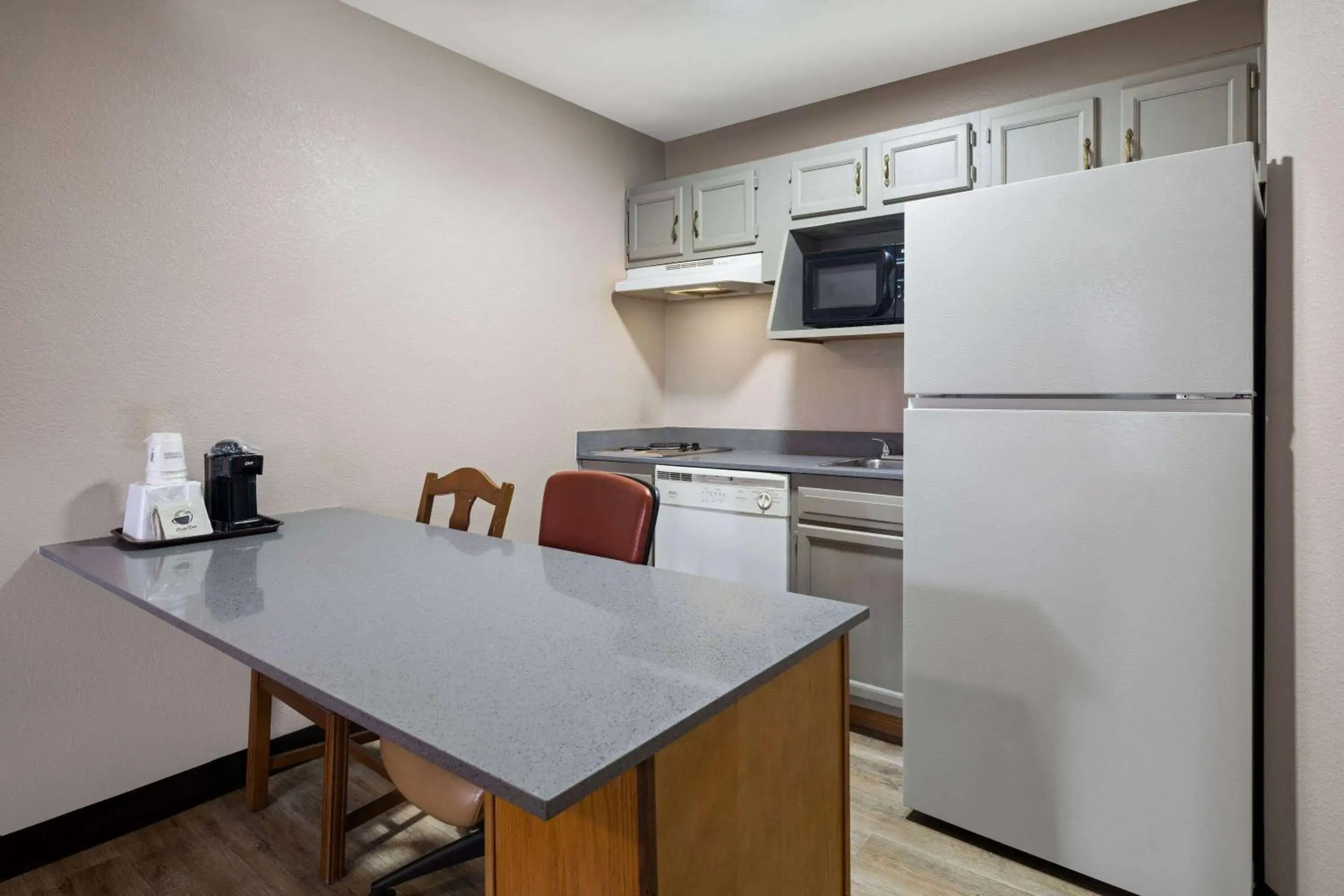 Photo of the whole room in Days Inn & Suites by Wyndham Kokomo Photo of the whole room in Days Inn & Suites by Wyndham Kokomo