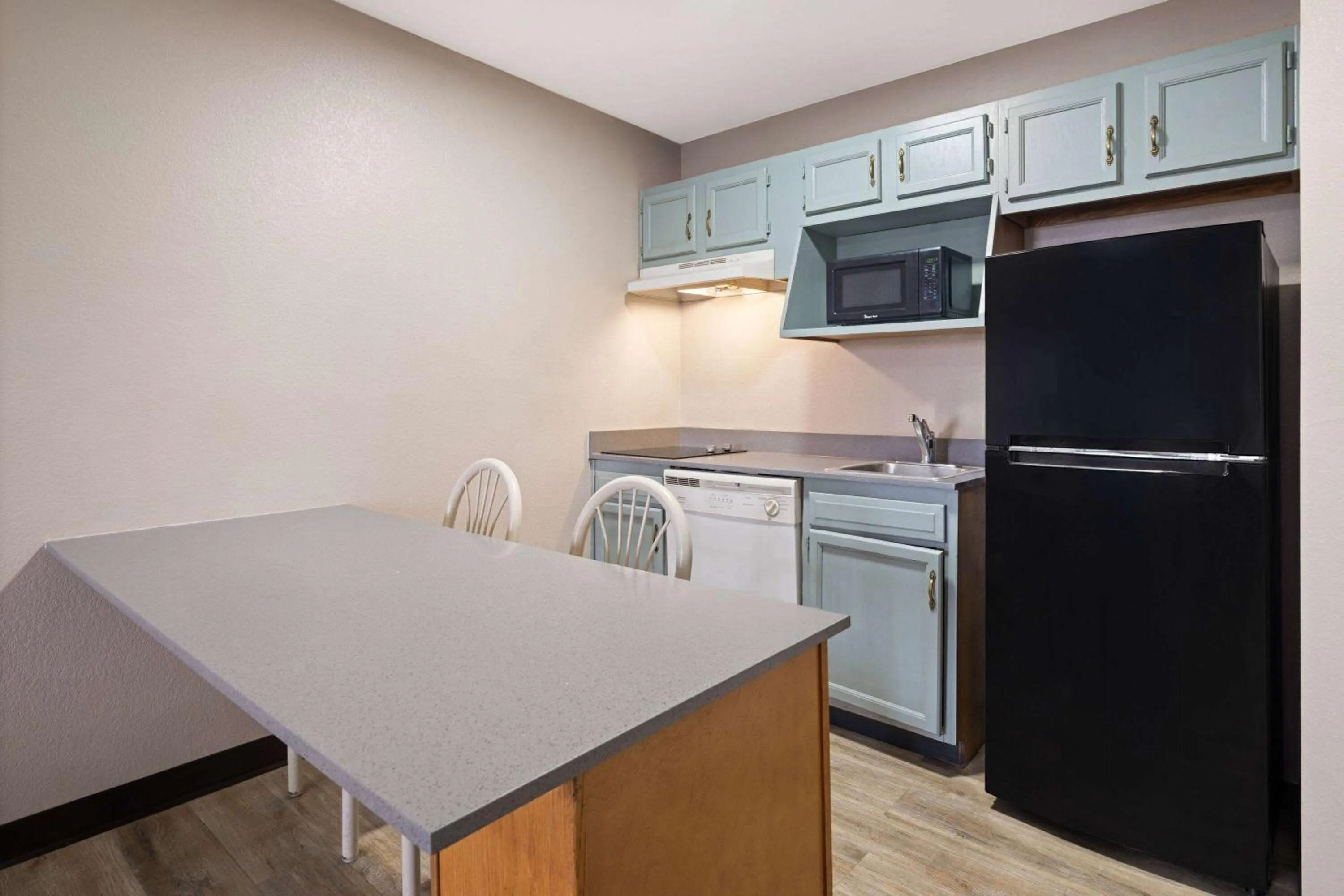 Photo of the whole room in Days Inn & Suites by Wyndham Kokomo