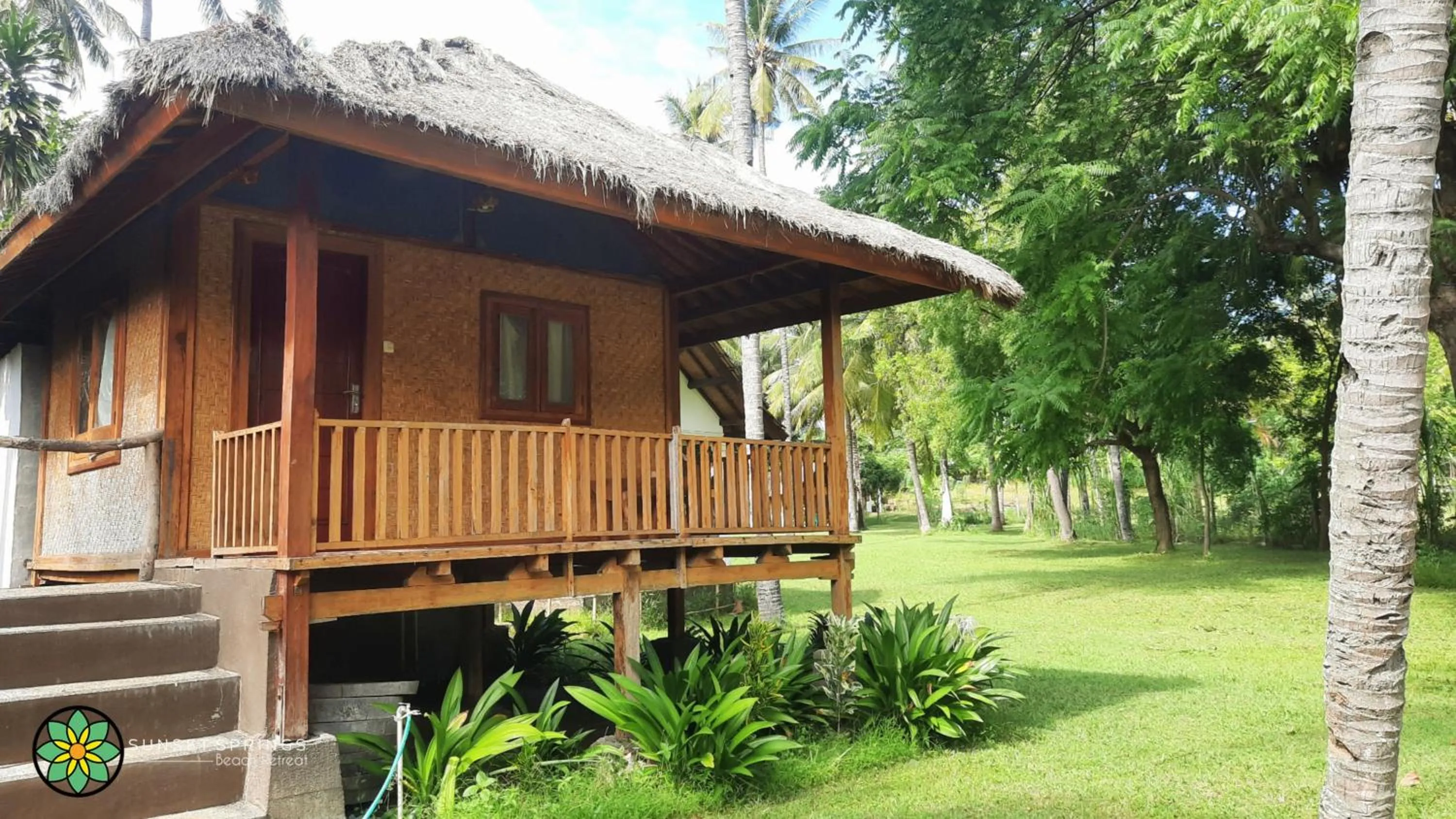 Garden in Sunset Springs Beach Retreat