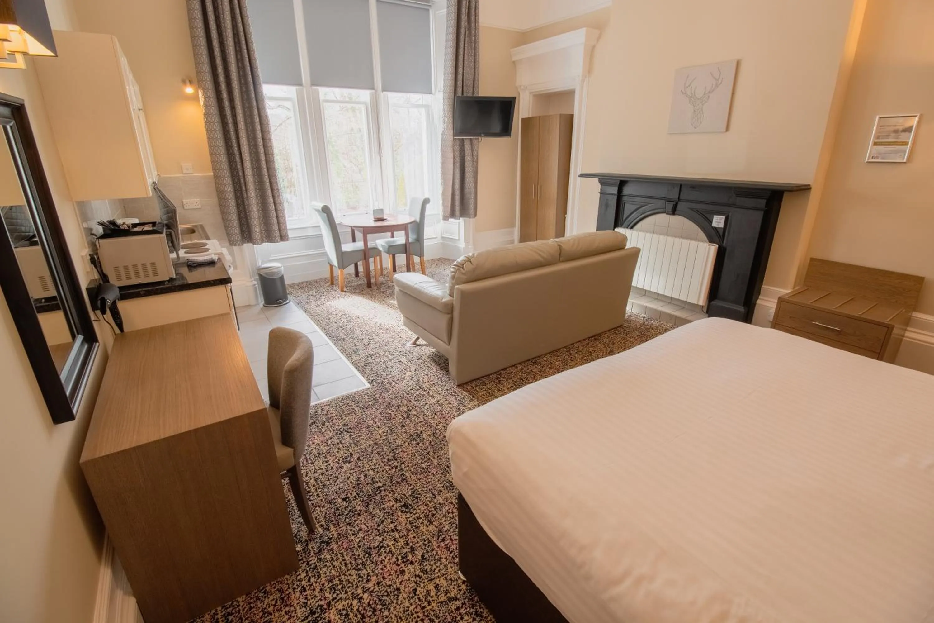 Bedroom, Bed in Embassy Apartments