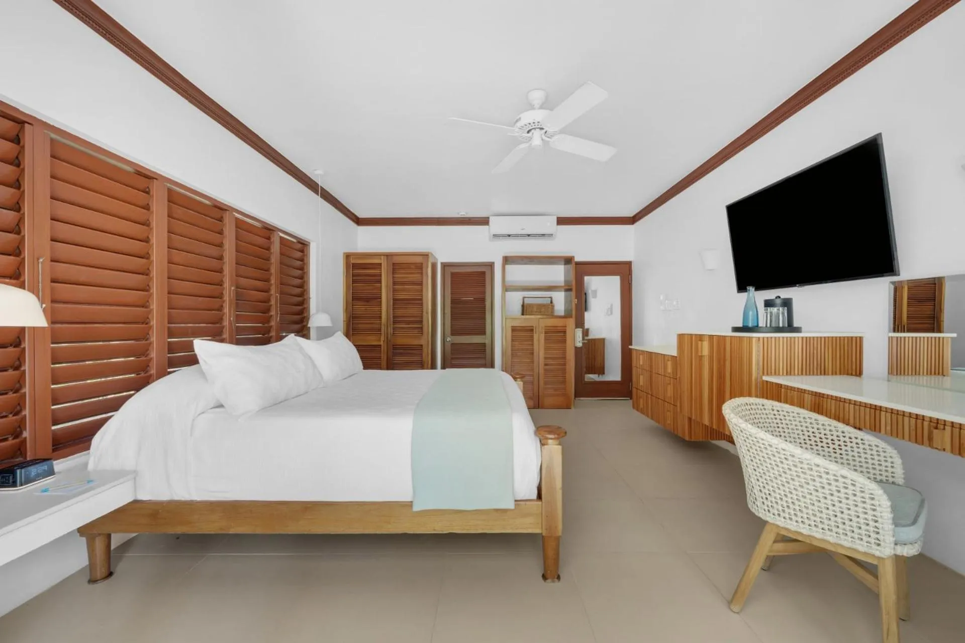 Bed in Couples Swept Away