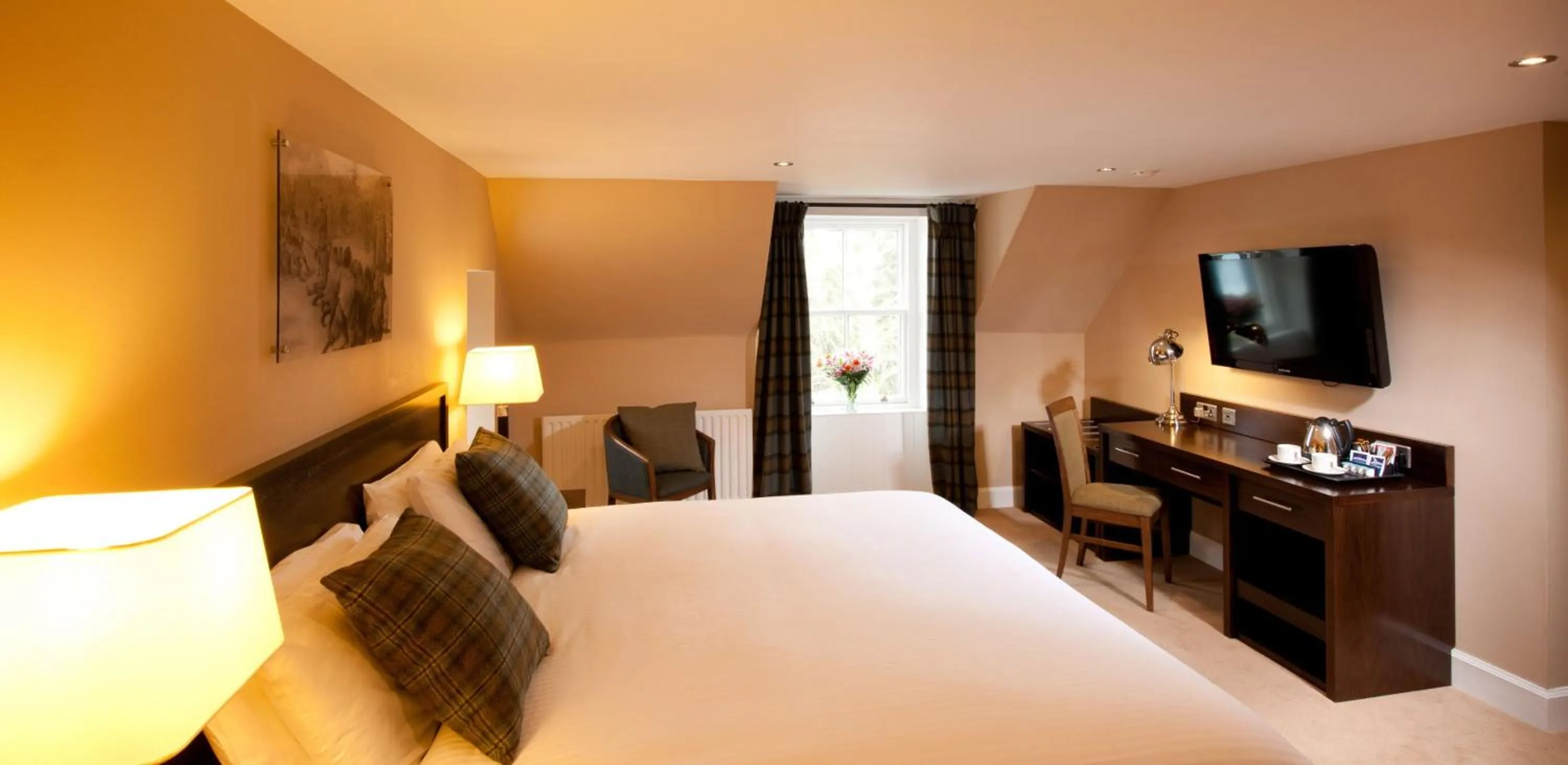 Bedroom, Bed in Leonardo Boutique Huntingtower Perth