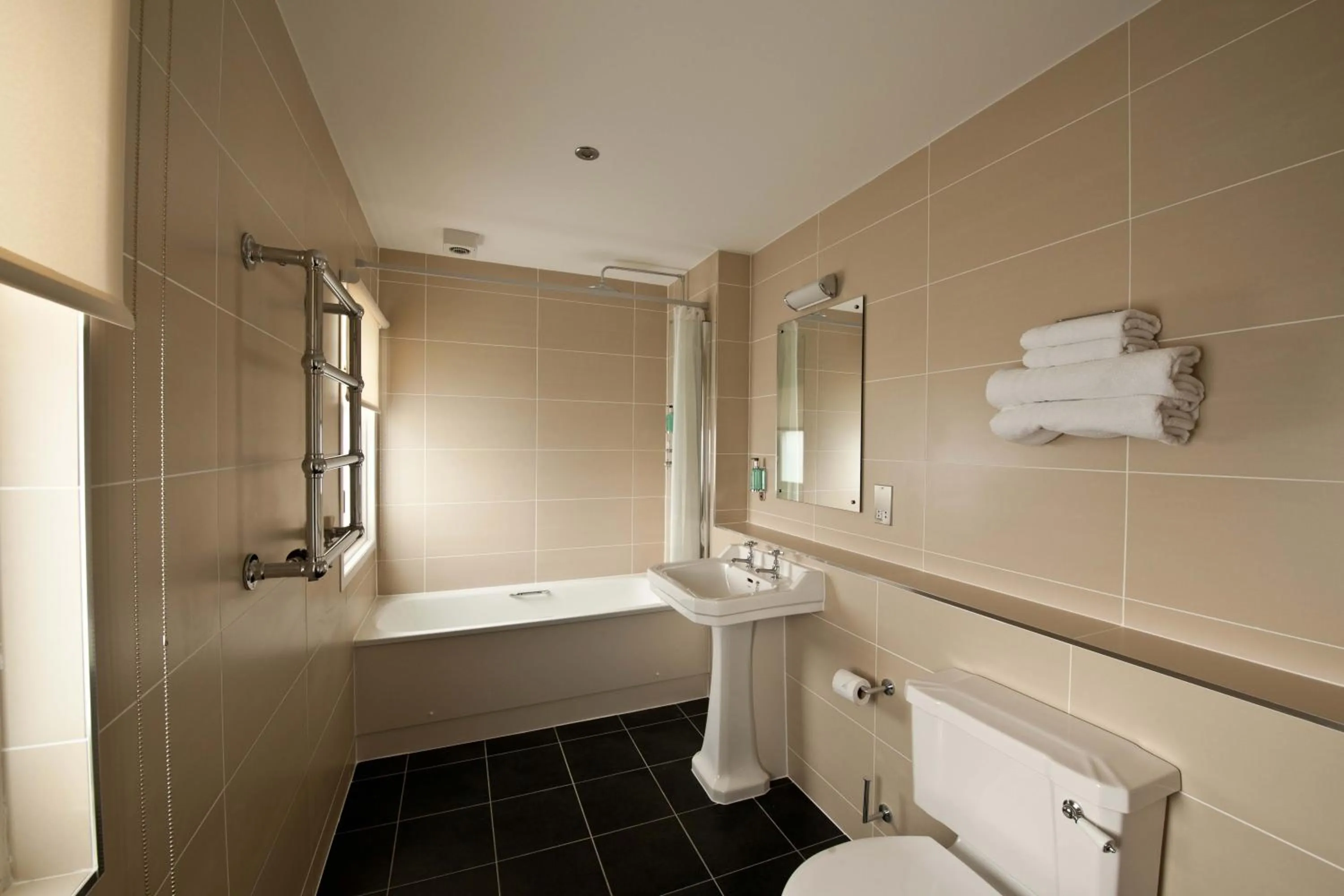 Bathroom in Leonardo Boutique Huntingtower Perth