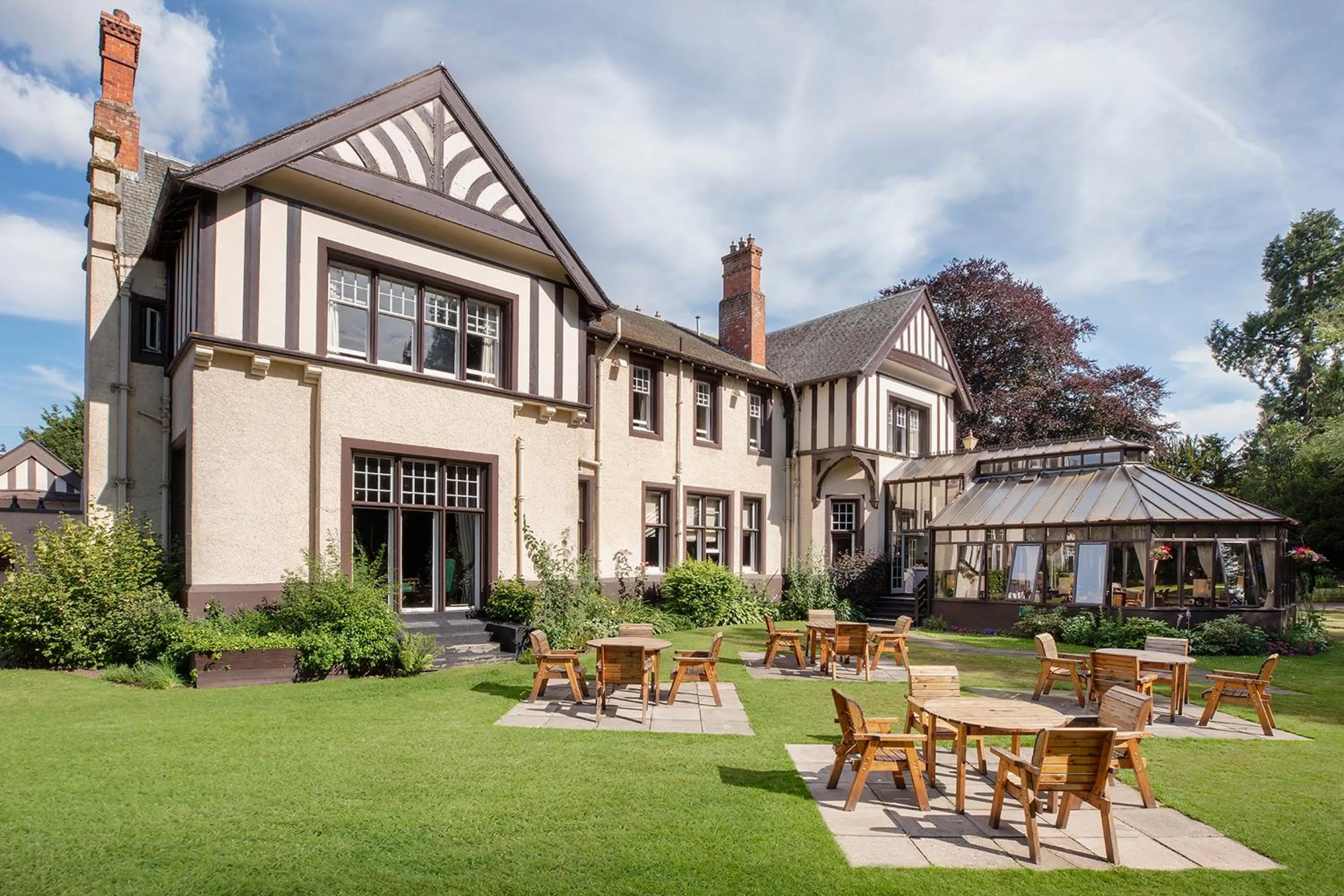 Property building in Leonardo Boutique Huntingtower Perth