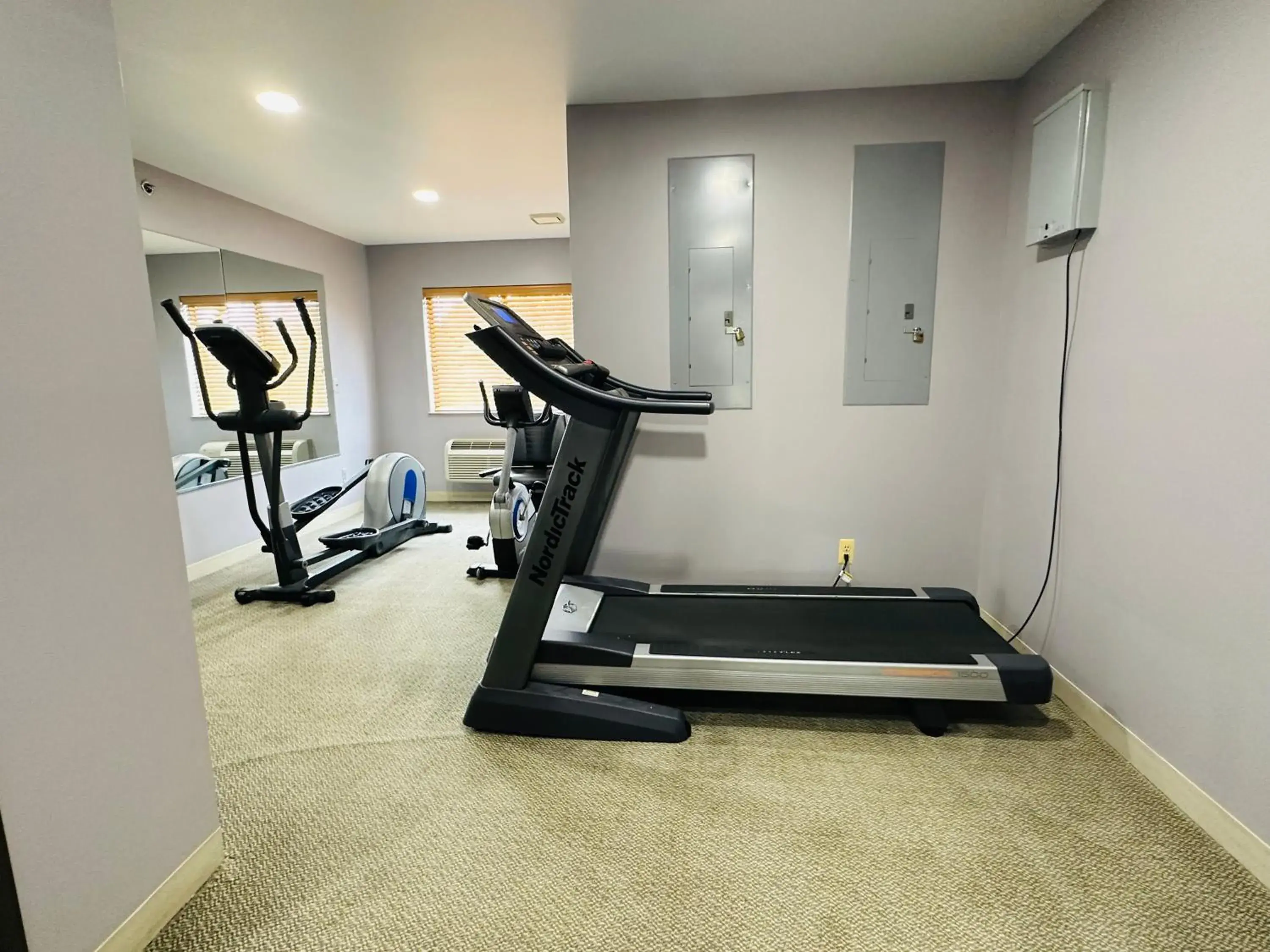 Fitness centre/facilities in Super 8 by Wyndham Imlay City Fitness centre/facilities in Super 8 by Wyndham Imlay City