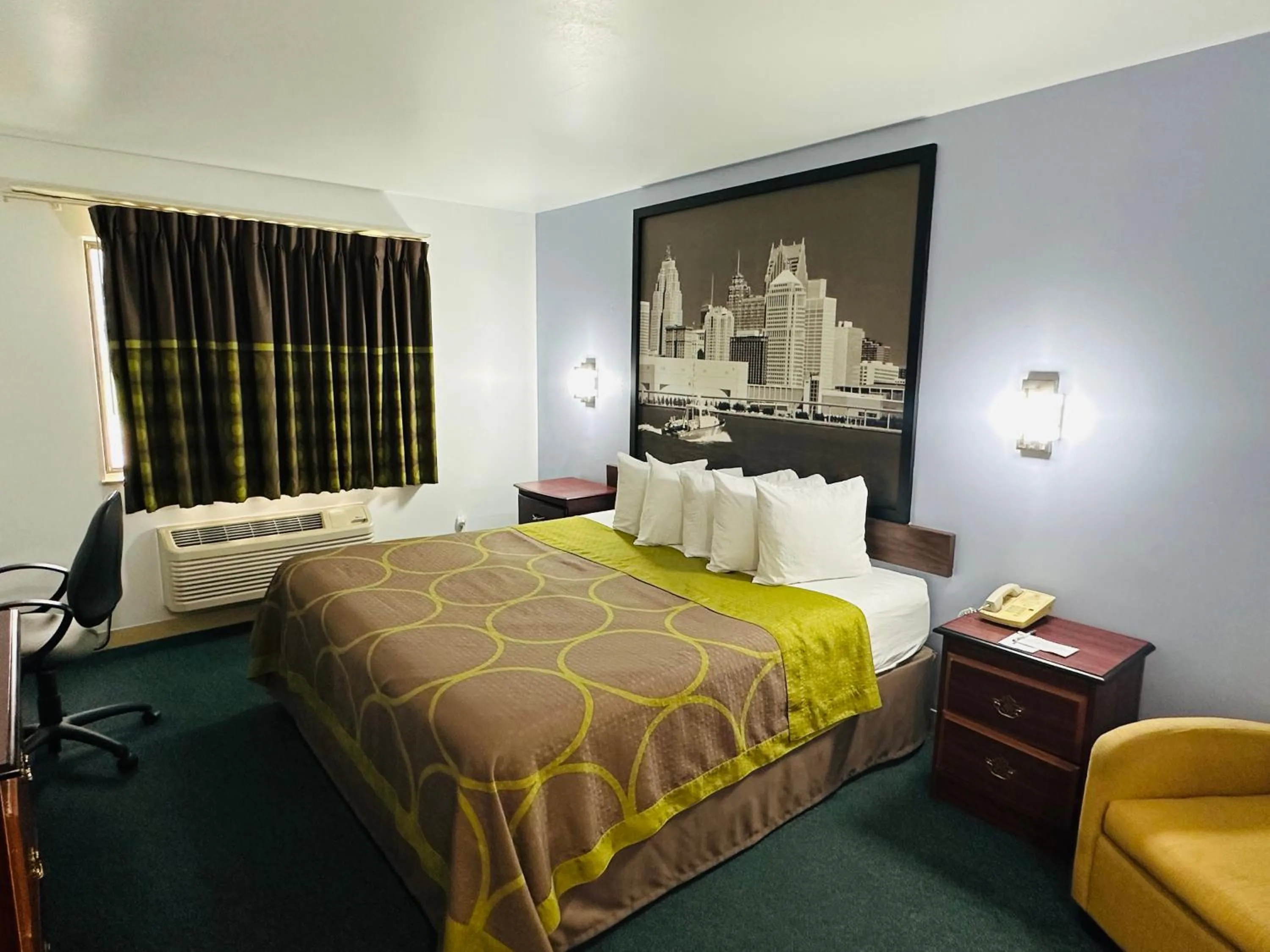 Photo of the whole room, Bed in Super 8 by Wyndham Imlay City