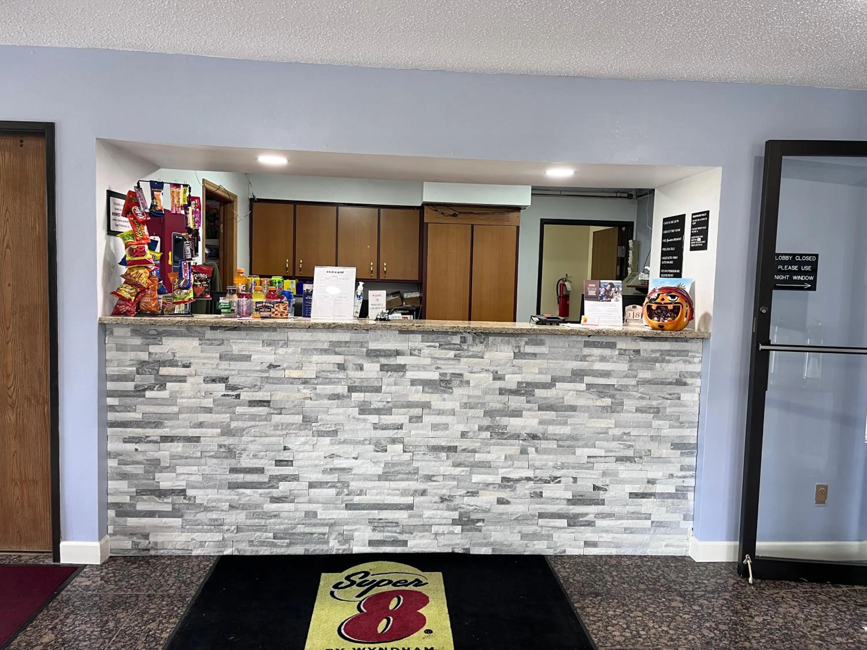Lobby or reception in Super 8 by Wyndham Imlay City