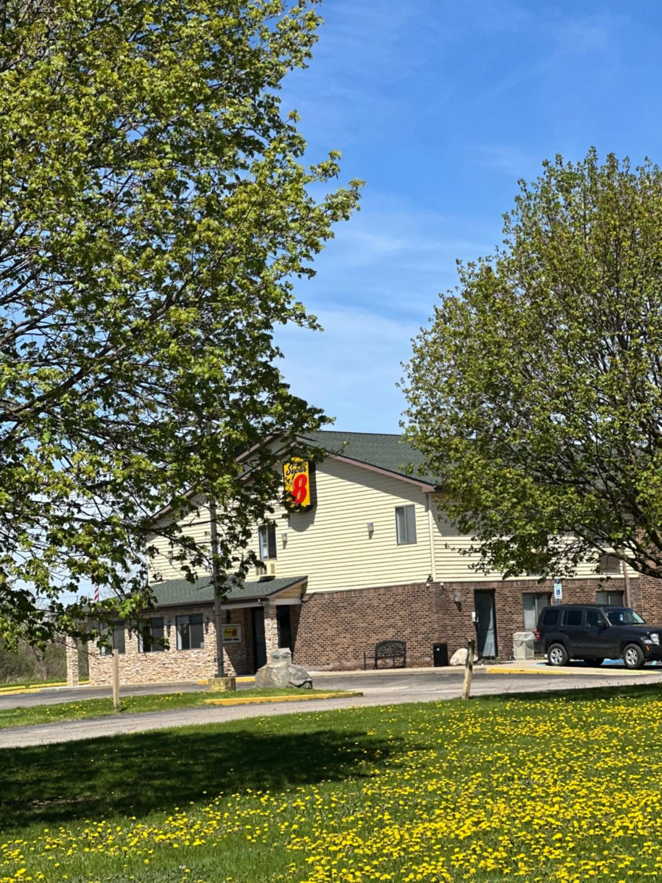 Super 8 by Wyndham Imlay City