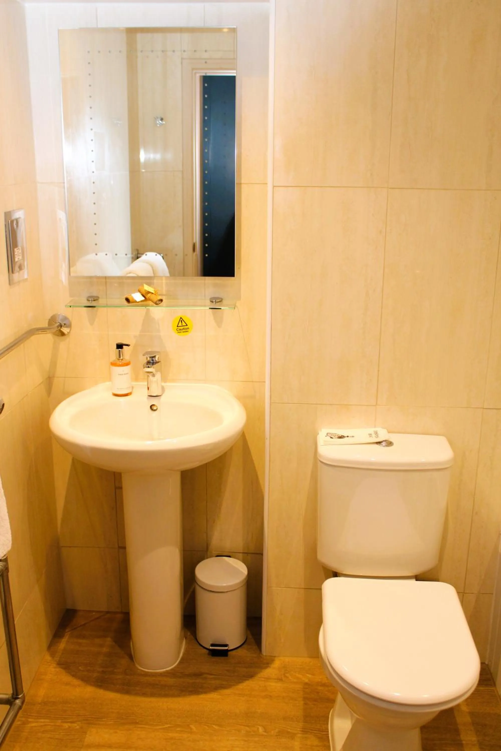 Bathroom in Queens Hotel & Spa Bournemouth