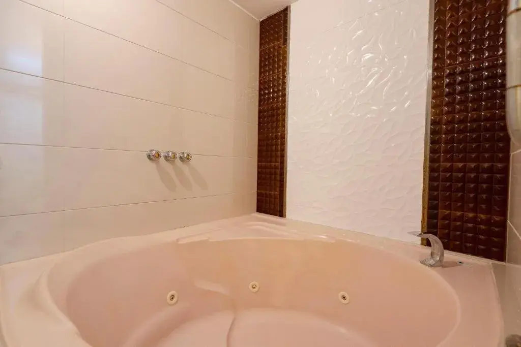 Suite with Hot Tub in Hotel María Luisa Suite with Hot Tub in Hotel María Luisa