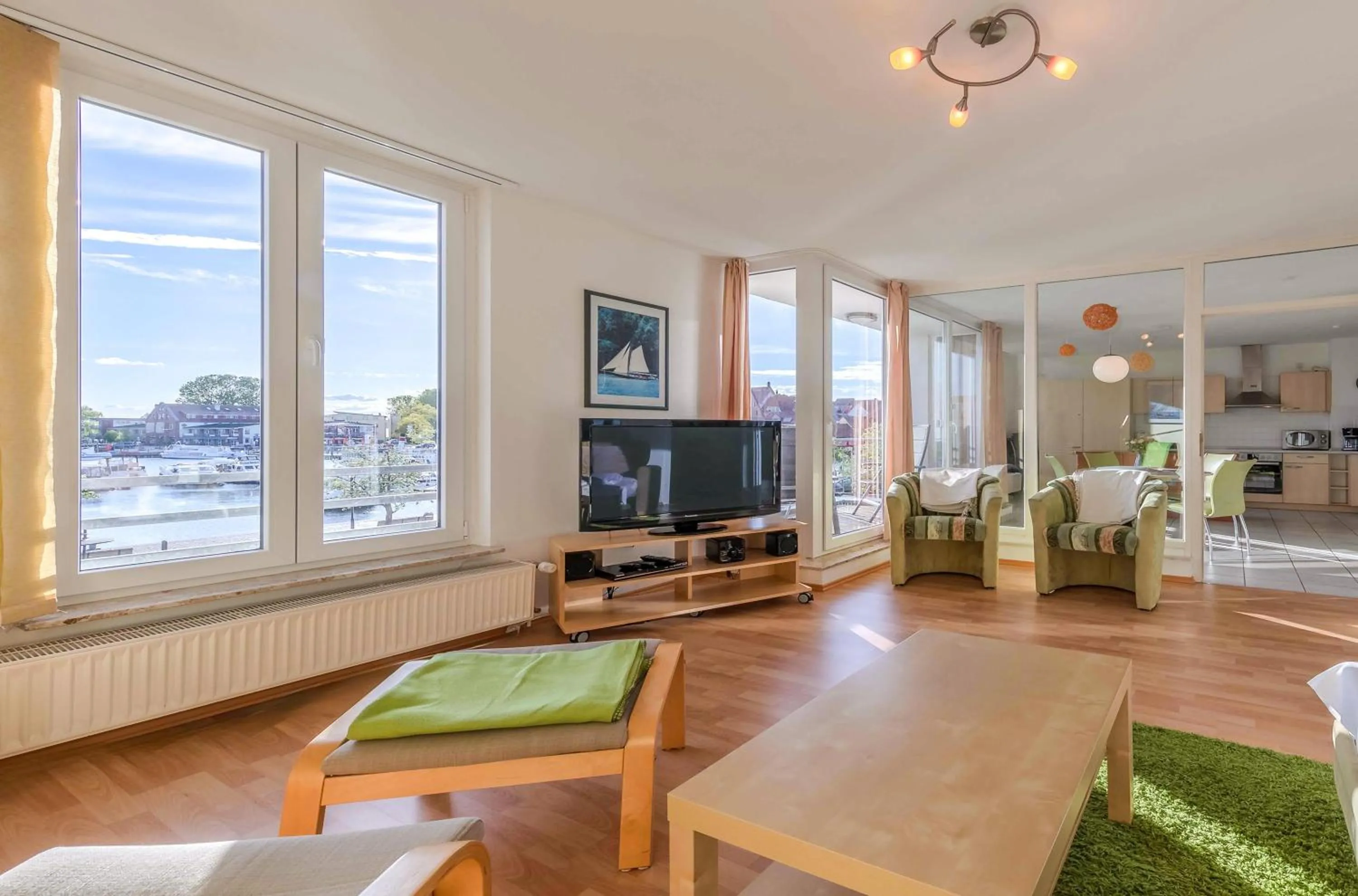 Ferienwohnung Hafenglück- Ideal für Familien mit Balkon und Yachthafenblick