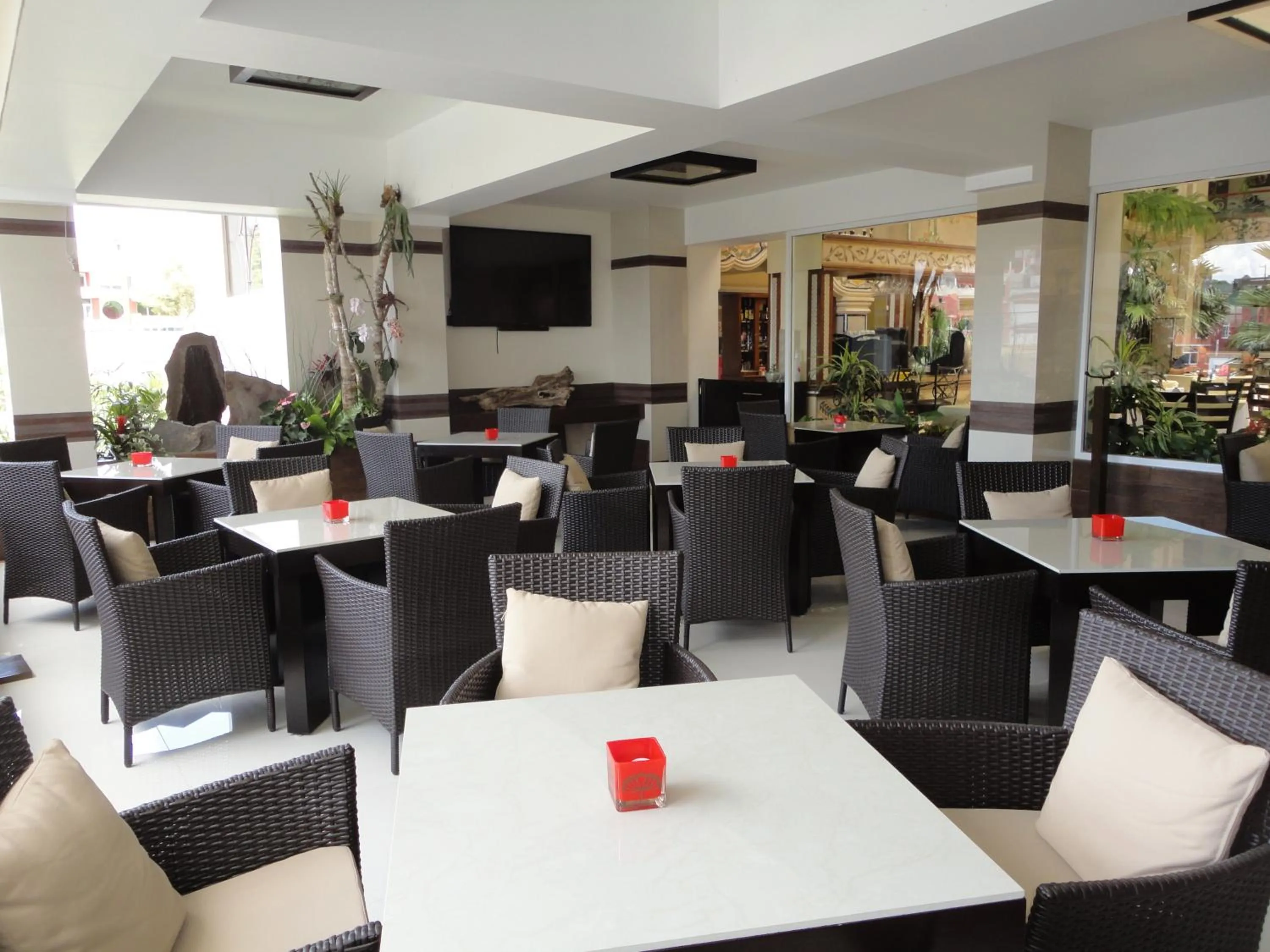 Restaurant/places to eat in Villa Las Margaritas Caxa