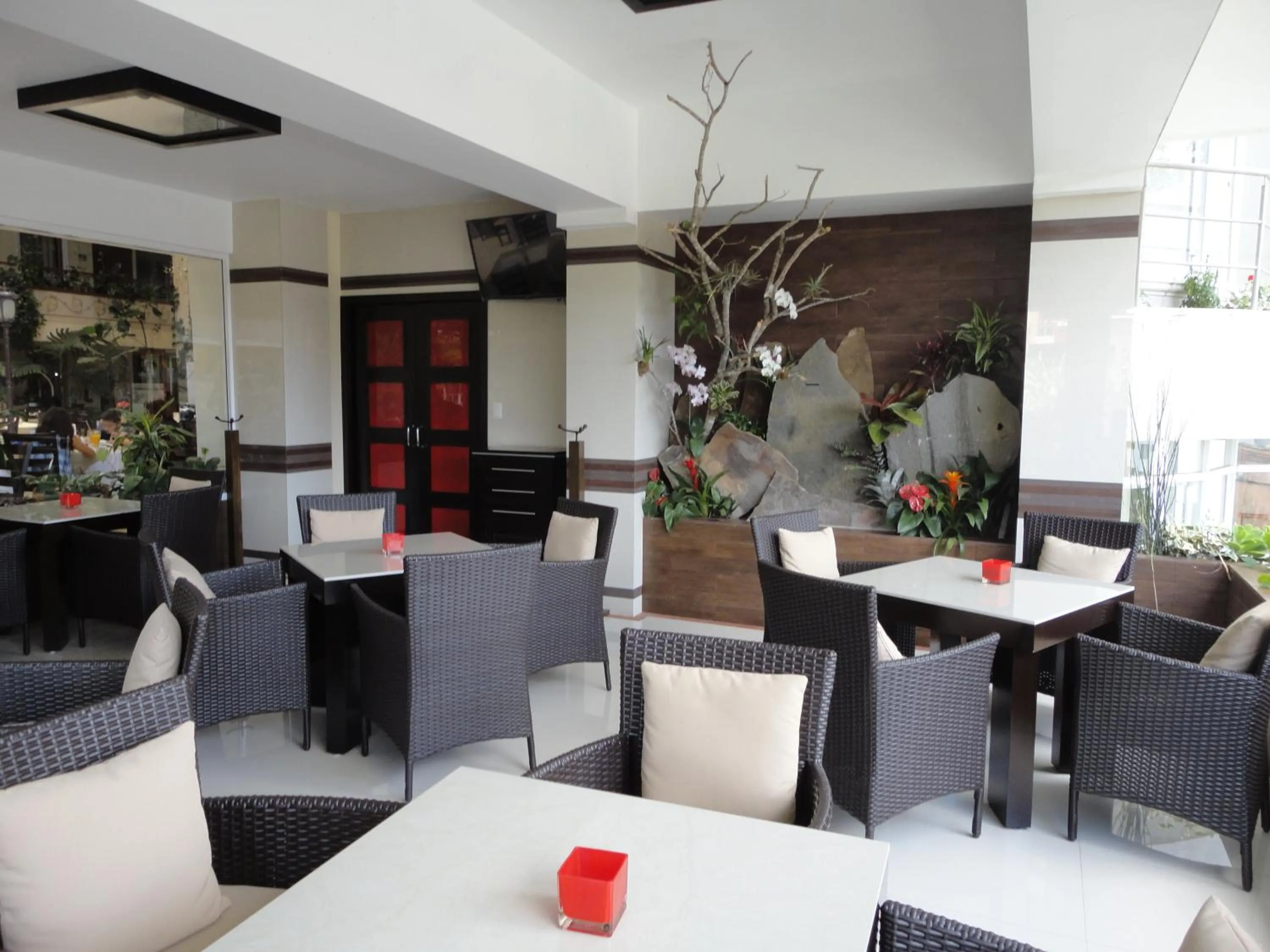 Restaurant/places to eat in Villa Las Margaritas Caxa