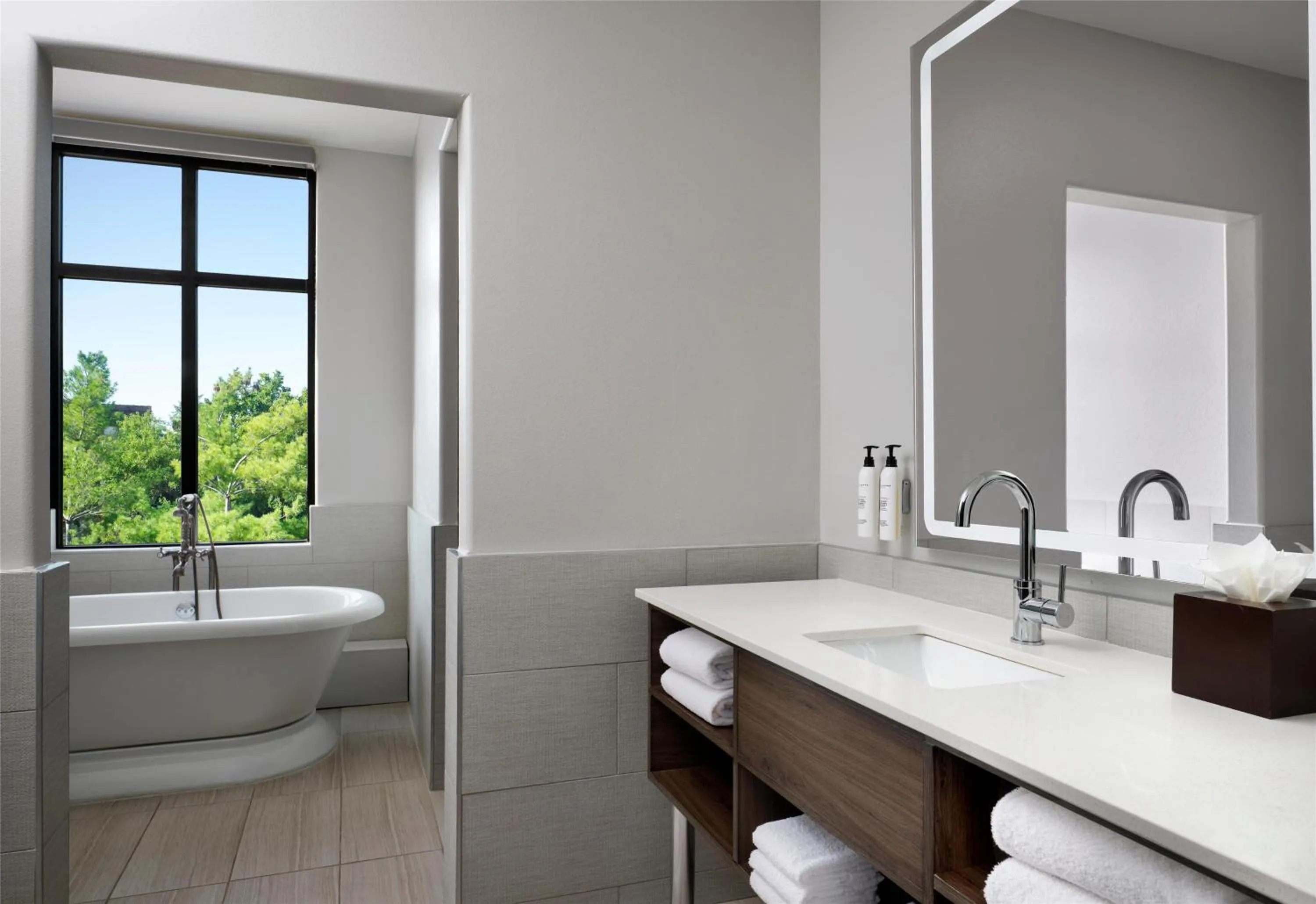 Bathroom in The Oread Lawrence, Tapestry Collection by Hilton