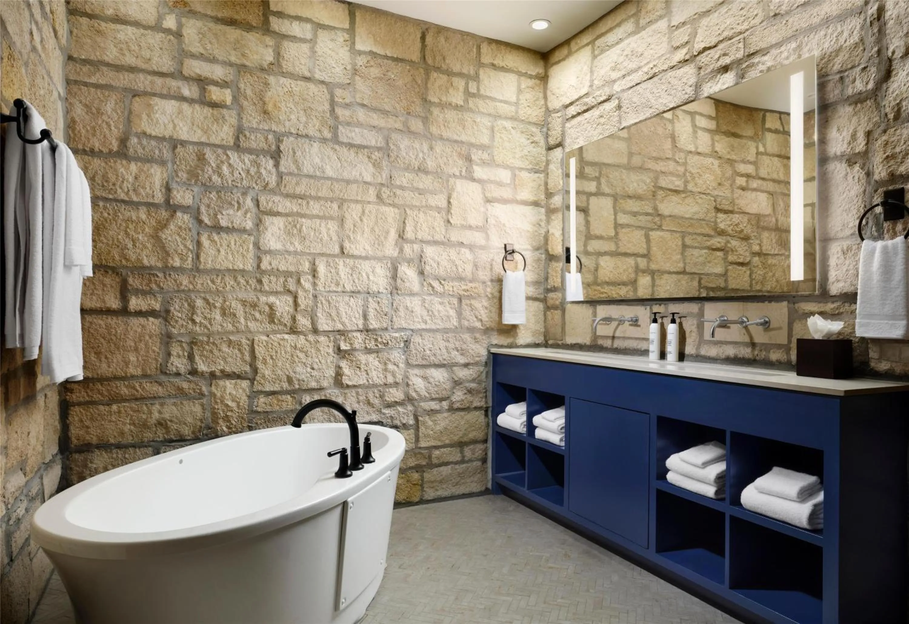 Bathroom in The Oread Lawrence, Tapestry Collection by Hilton