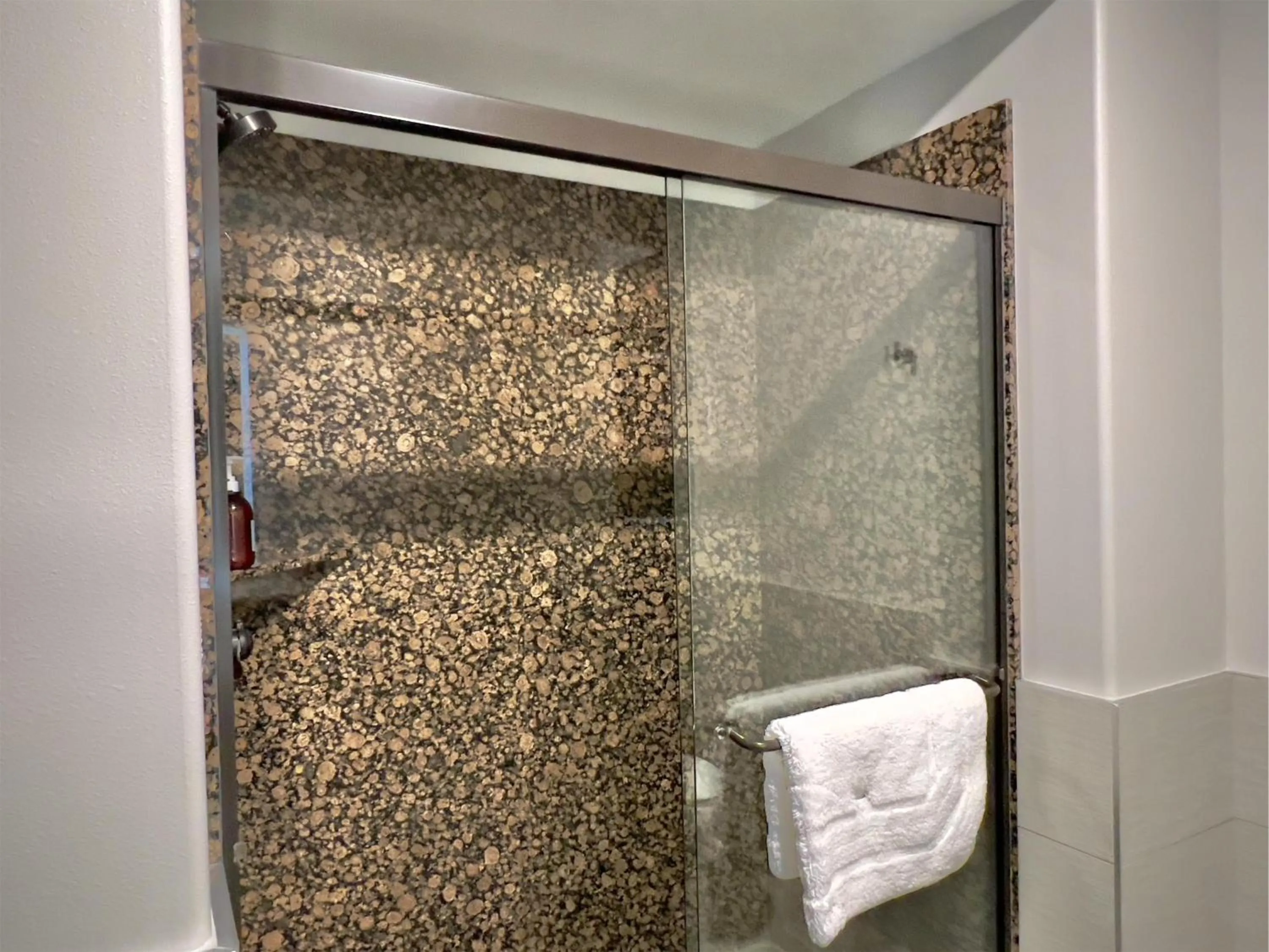 Bathroom in The Oread Lawrence, Tapestry Collection by Hilton