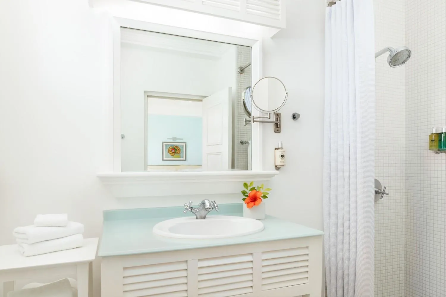 Shower in Couples Tower Isle