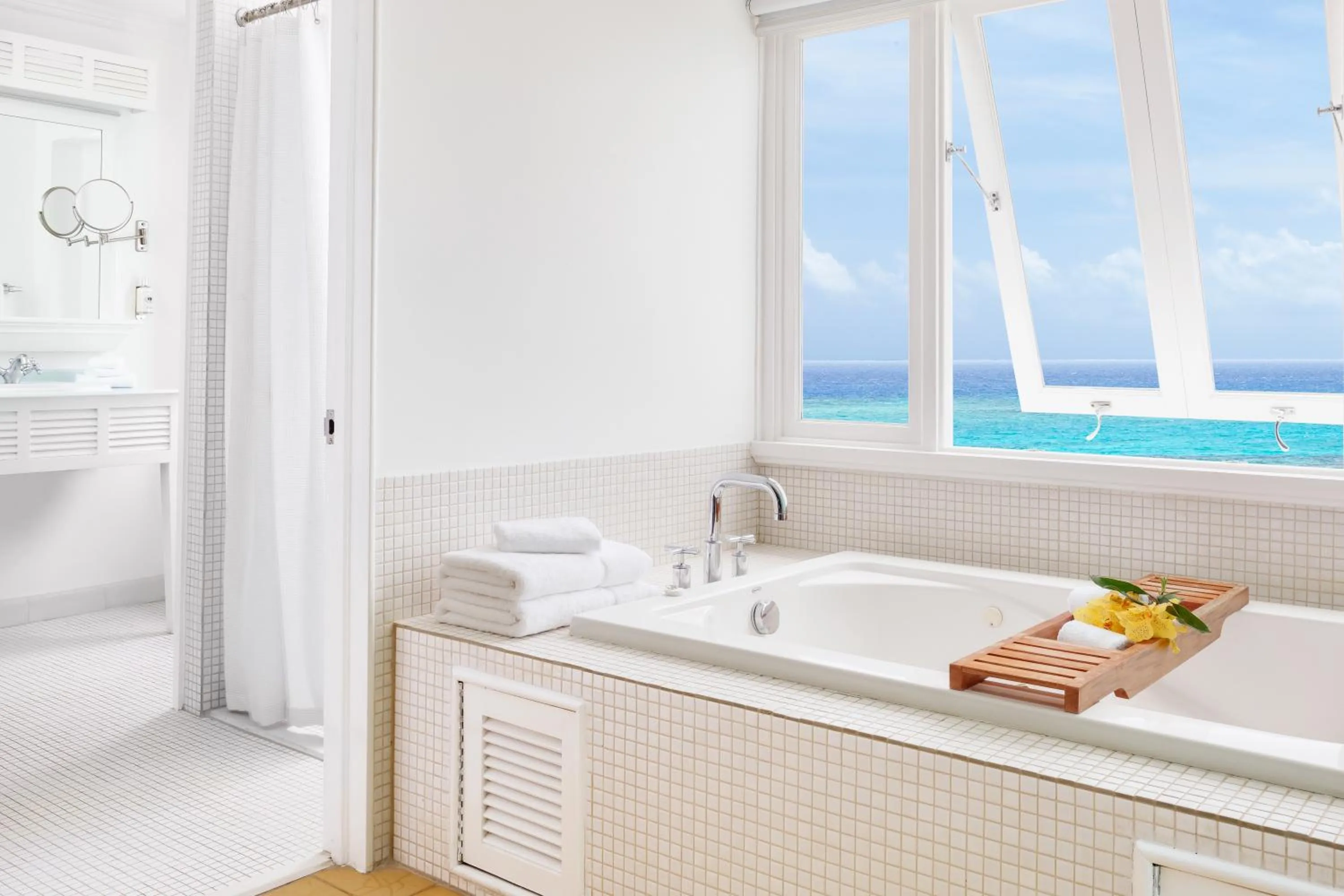 Bathroom in Couples Tower Isle