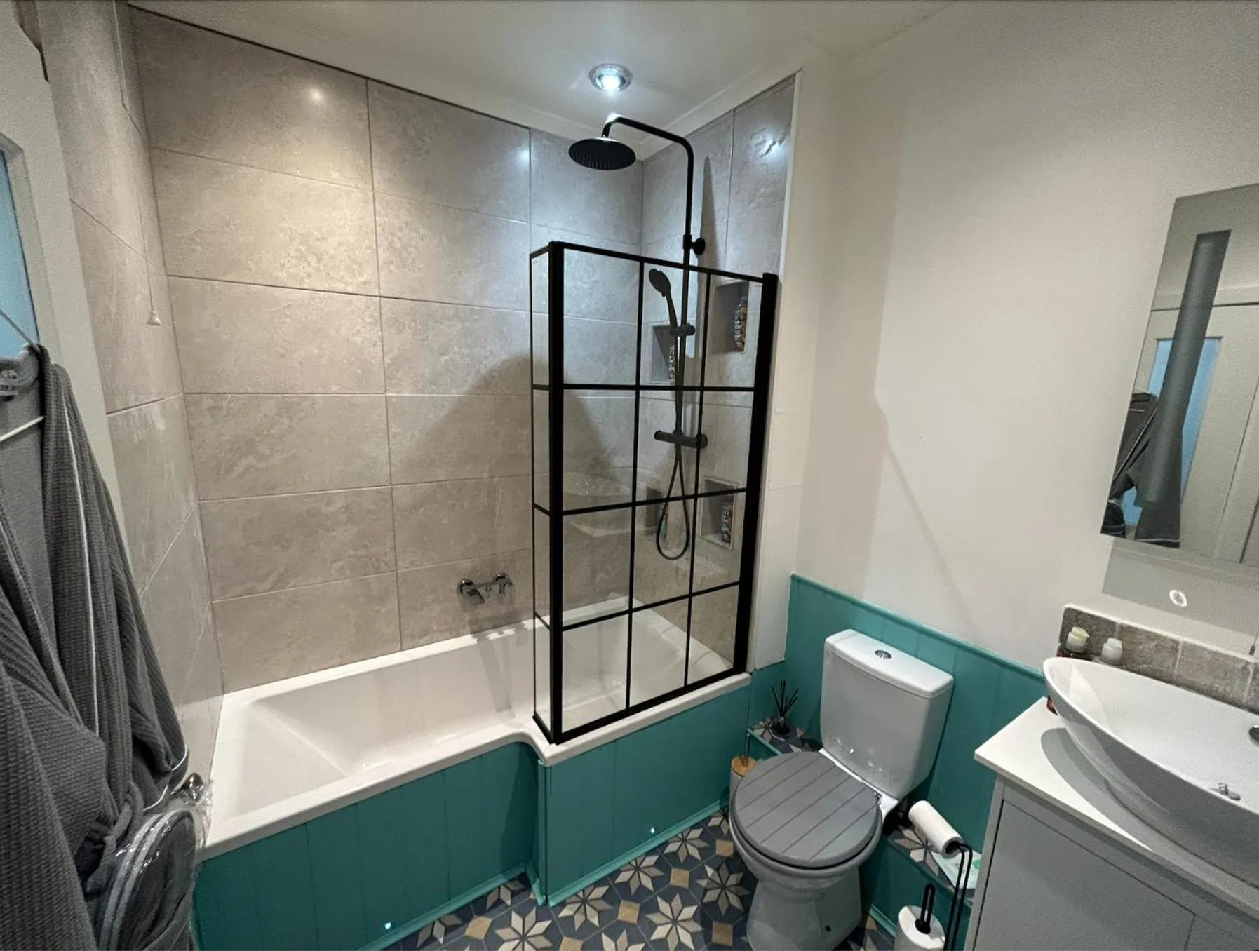 Shower in Castle View