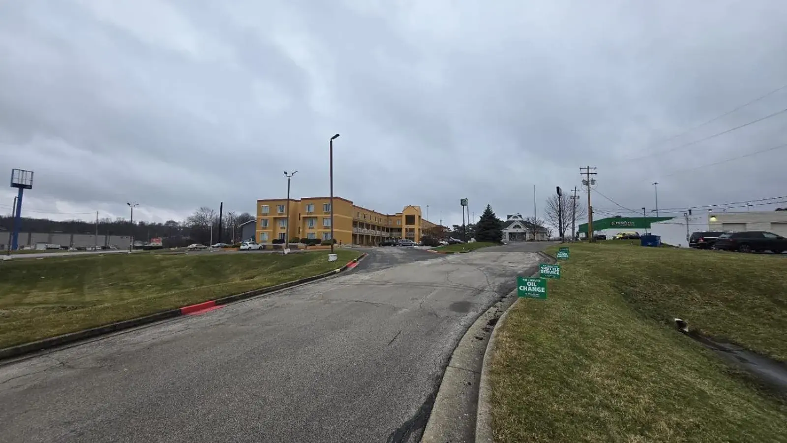 Facade/entrance in Copley Inn & Suites By OYO Akron OH Facade/entrance in Copley Inn & Suites By OYO Akron OH