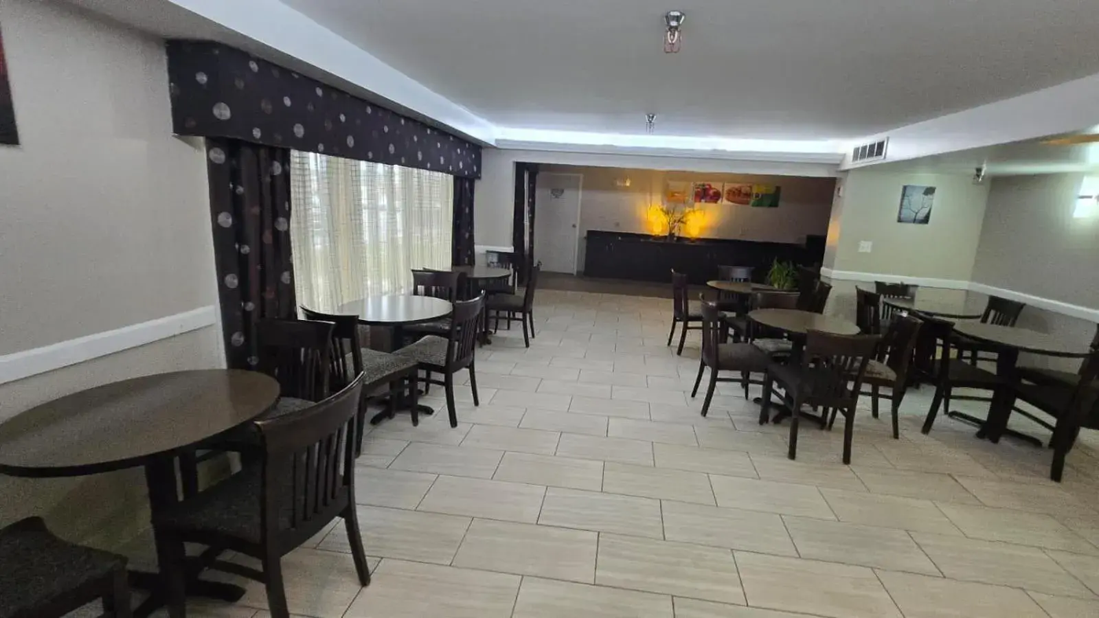 Lobby or reception in Copley Inn & Suites By OYO Akron OH Lobby or reception in Copley Inn & Suites By OYO Akron OH