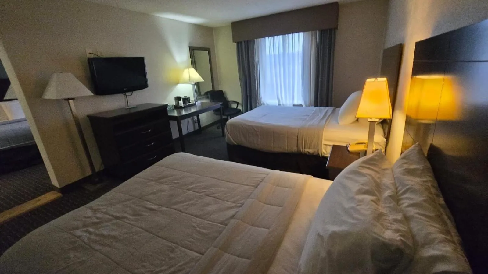 Bedroom, Bed in Copley Inn & Suites By OYO Akron OH