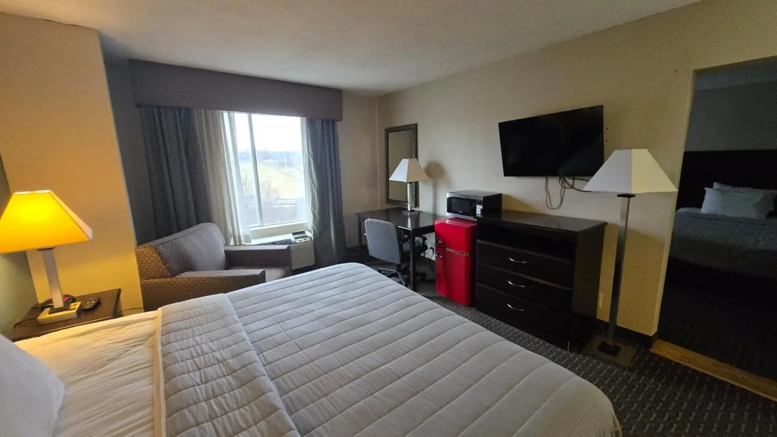 Bedroom, Bed in Copley Inn & Suites By OYO Akron OH