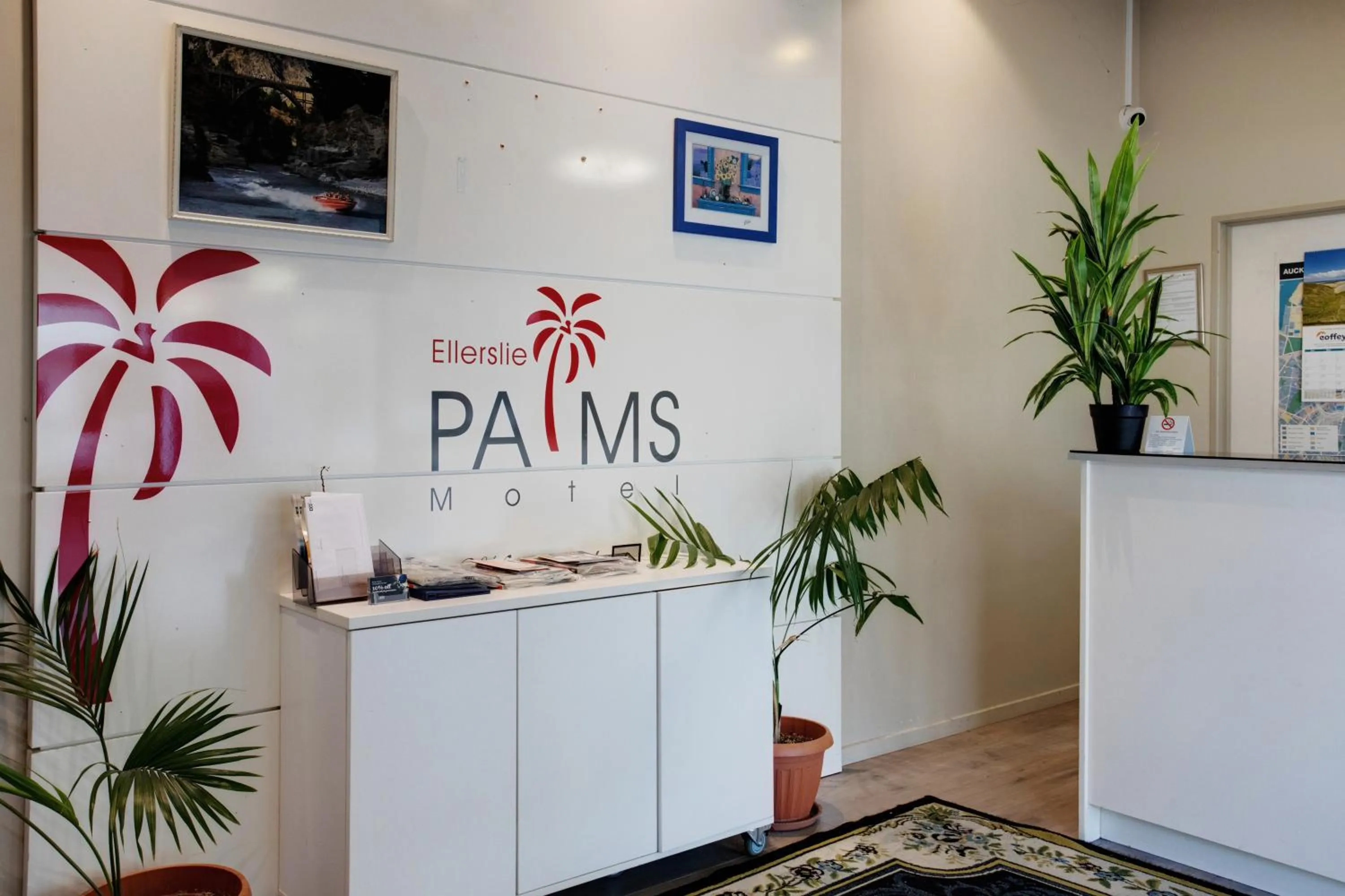 Ellerslie Palms Motel