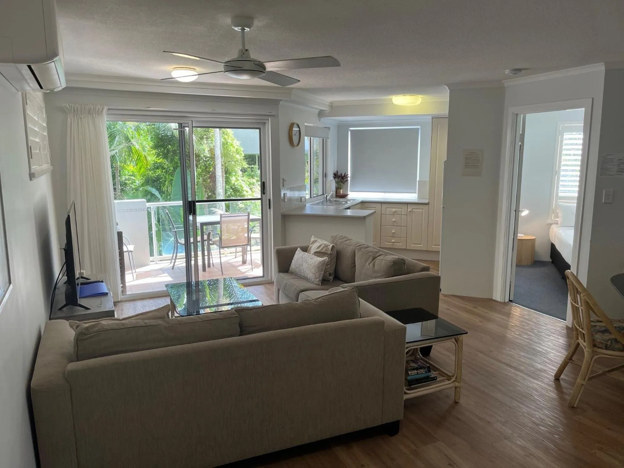 Kitchen or kitchenette in The Burlington Holiday Apartments