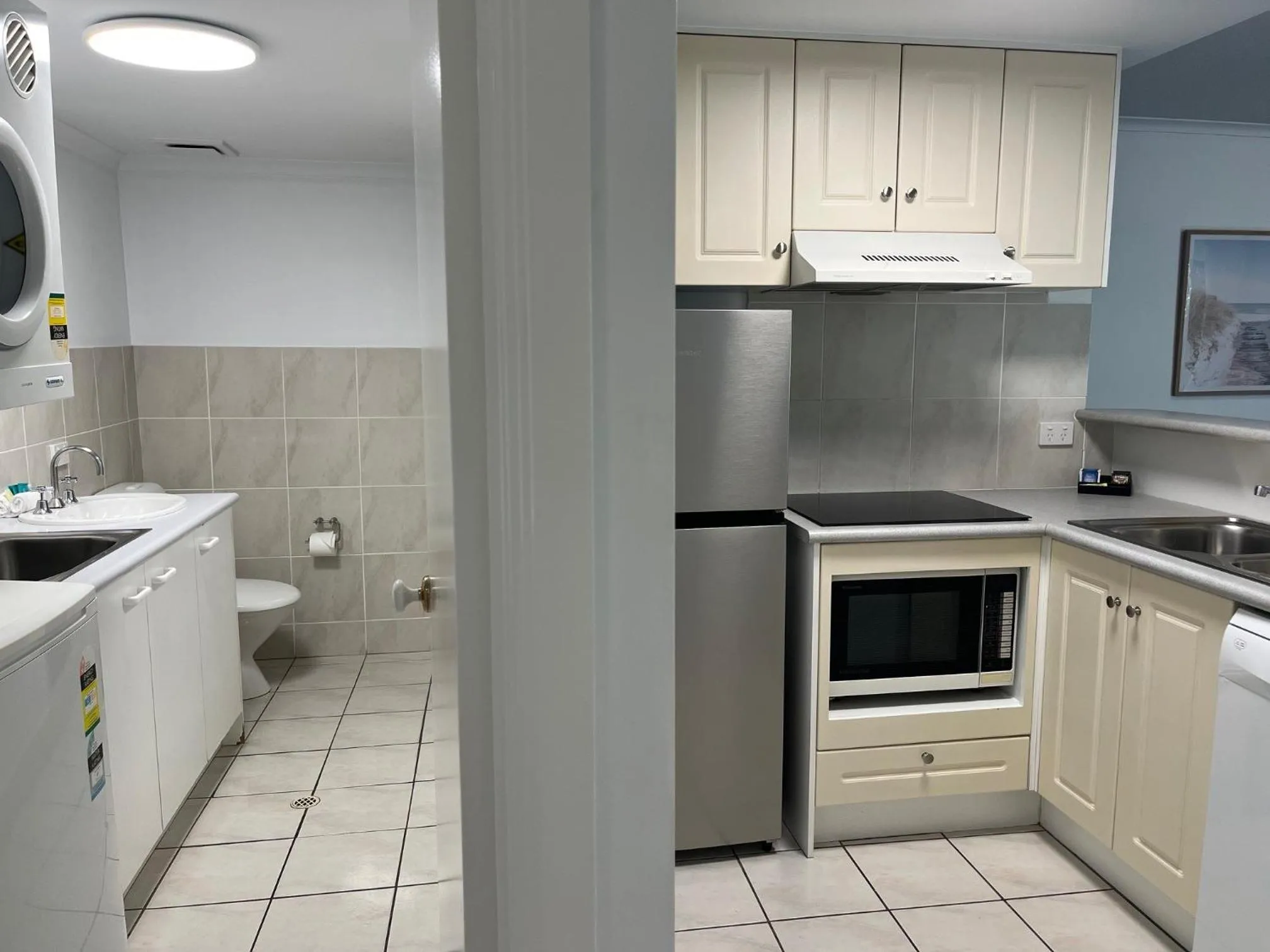 Kitchen or kitchenette in The Burlington Holiday Apartments