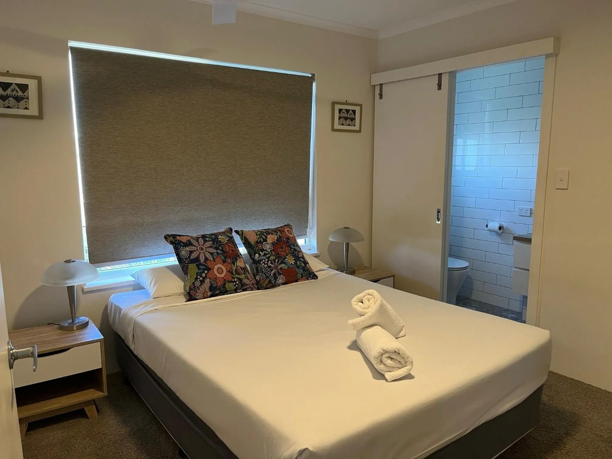 Bedroom, Bed in The Burlington Holiday Apartments