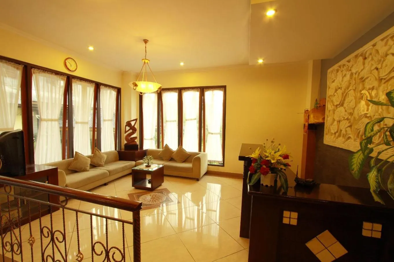 TV and multimedia in Hotel Puri Nusa Indah