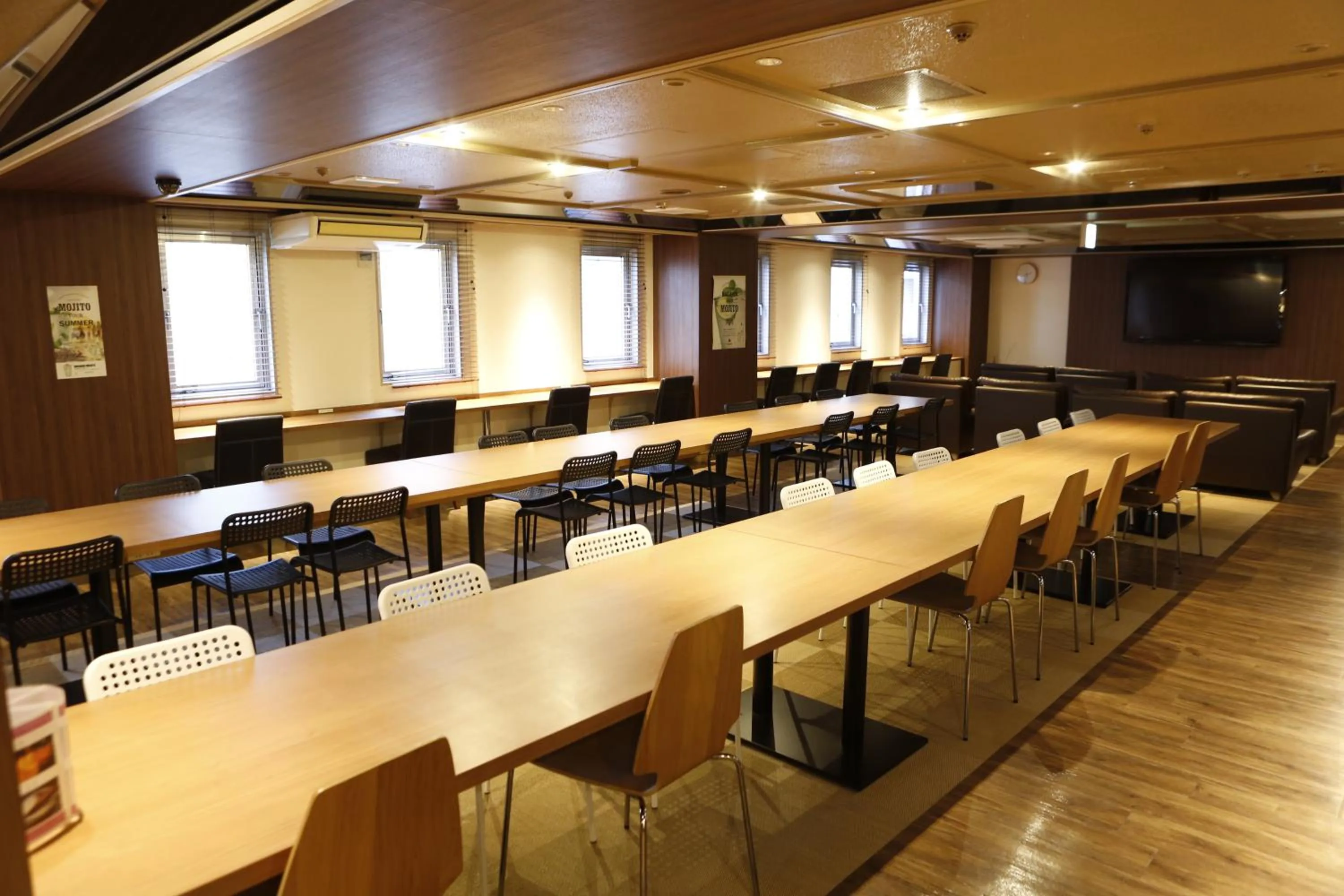 Communal lounge/ TV room in Shinjuku Kuyakusho-mae Capsule Hotel