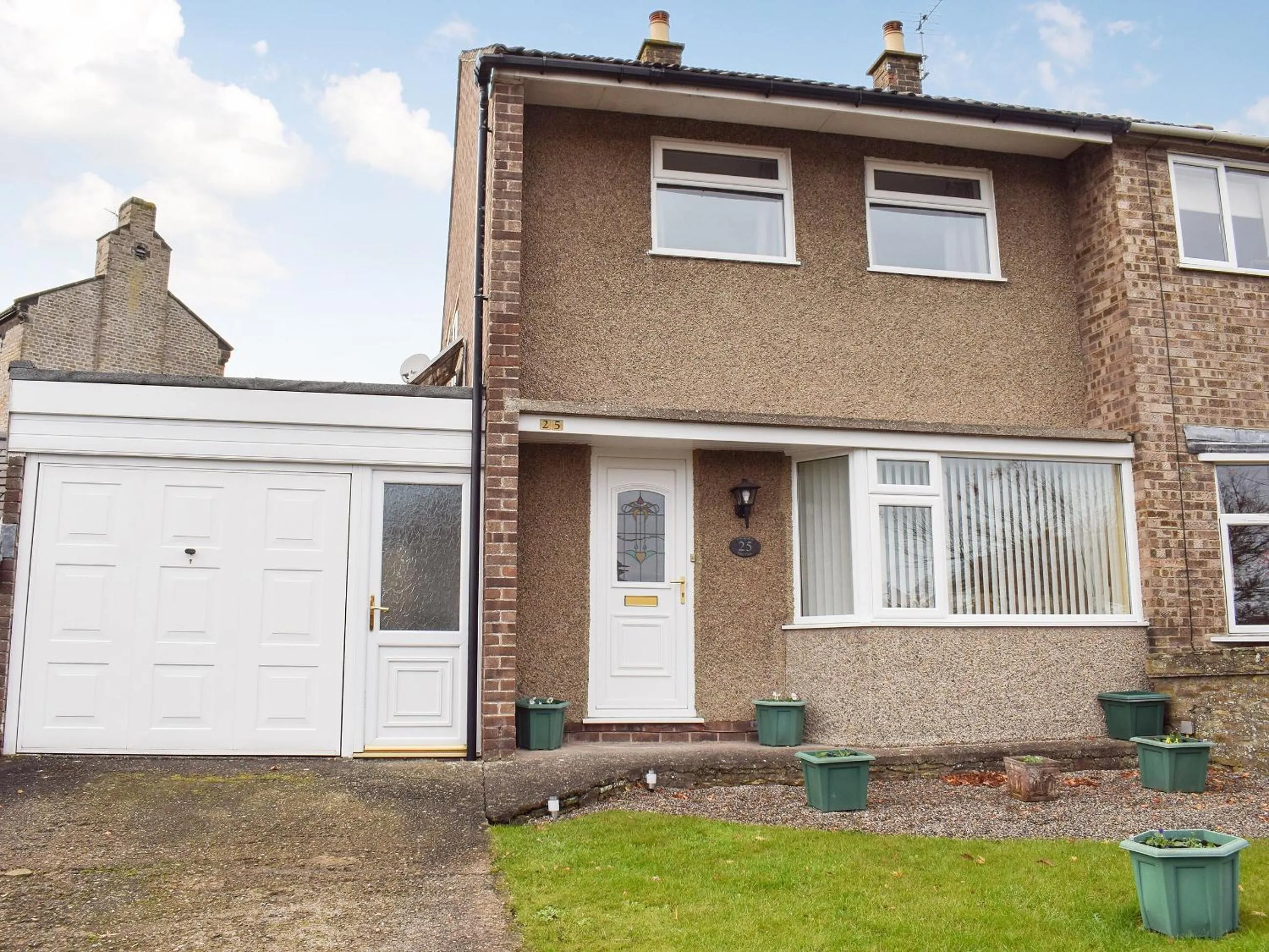 Property building in Vale View