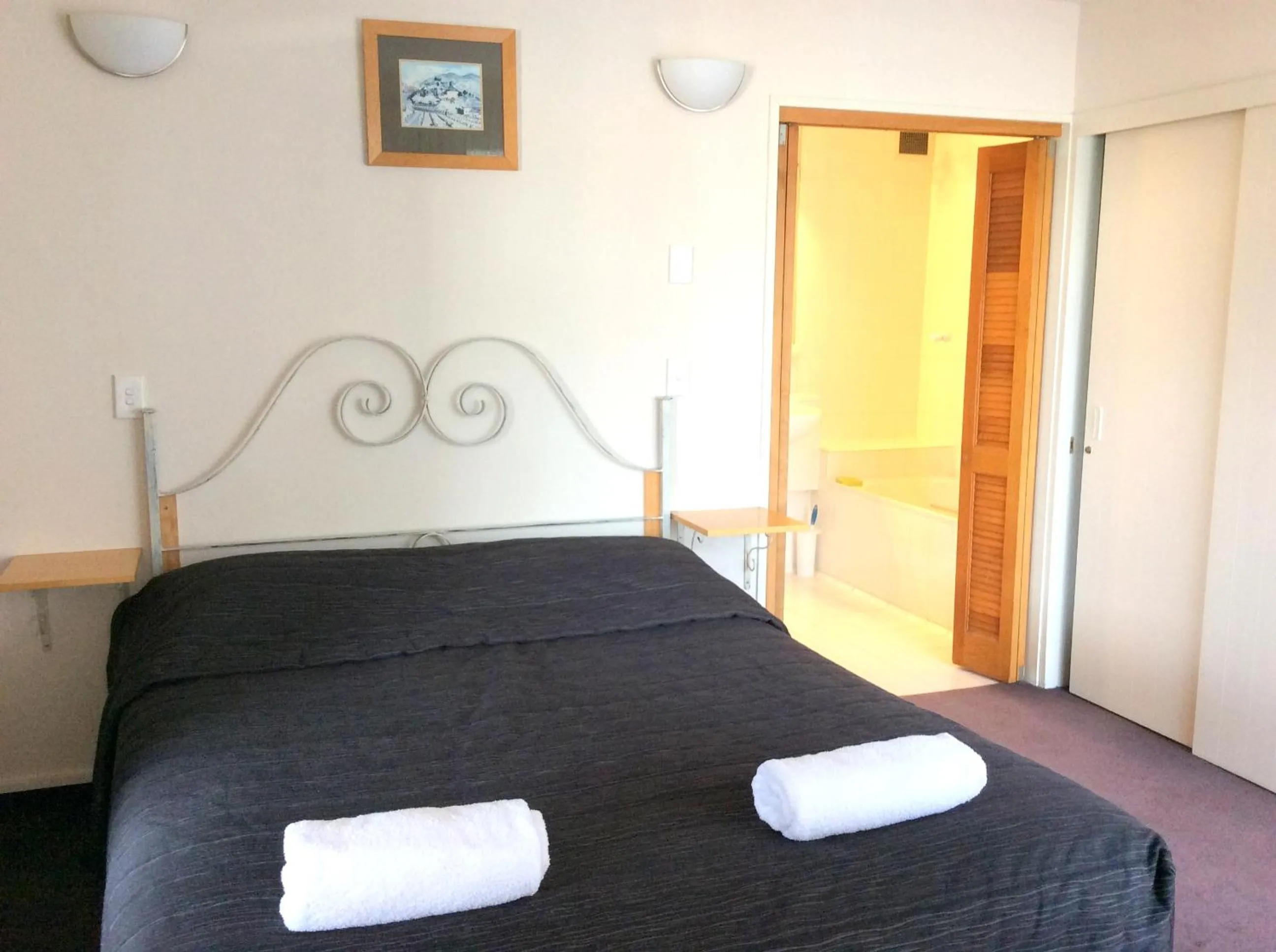 Bedroom, Bed in The Lofts Apartments